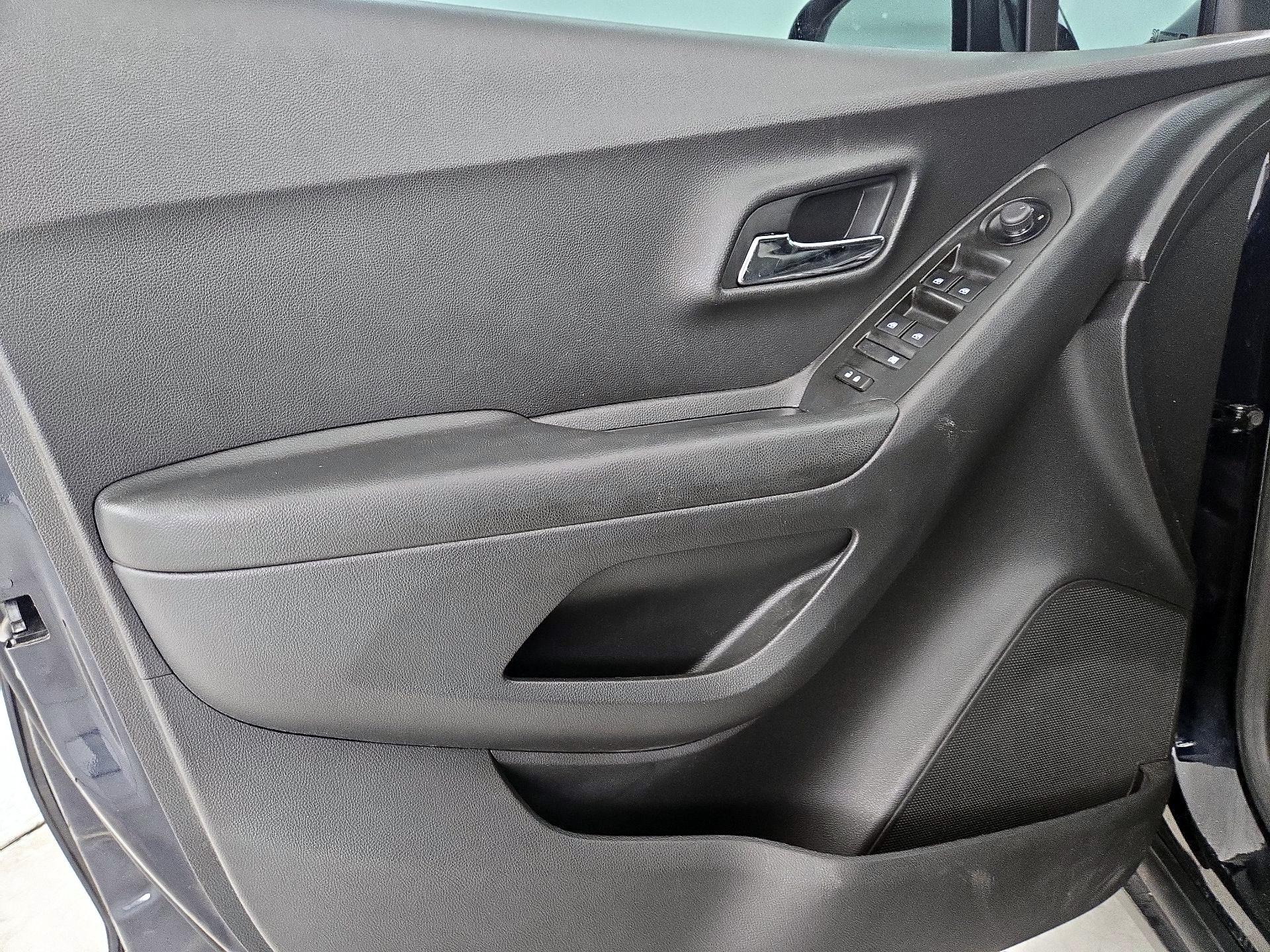 Thumbnail: 2021 Chevrolet Trax - 12