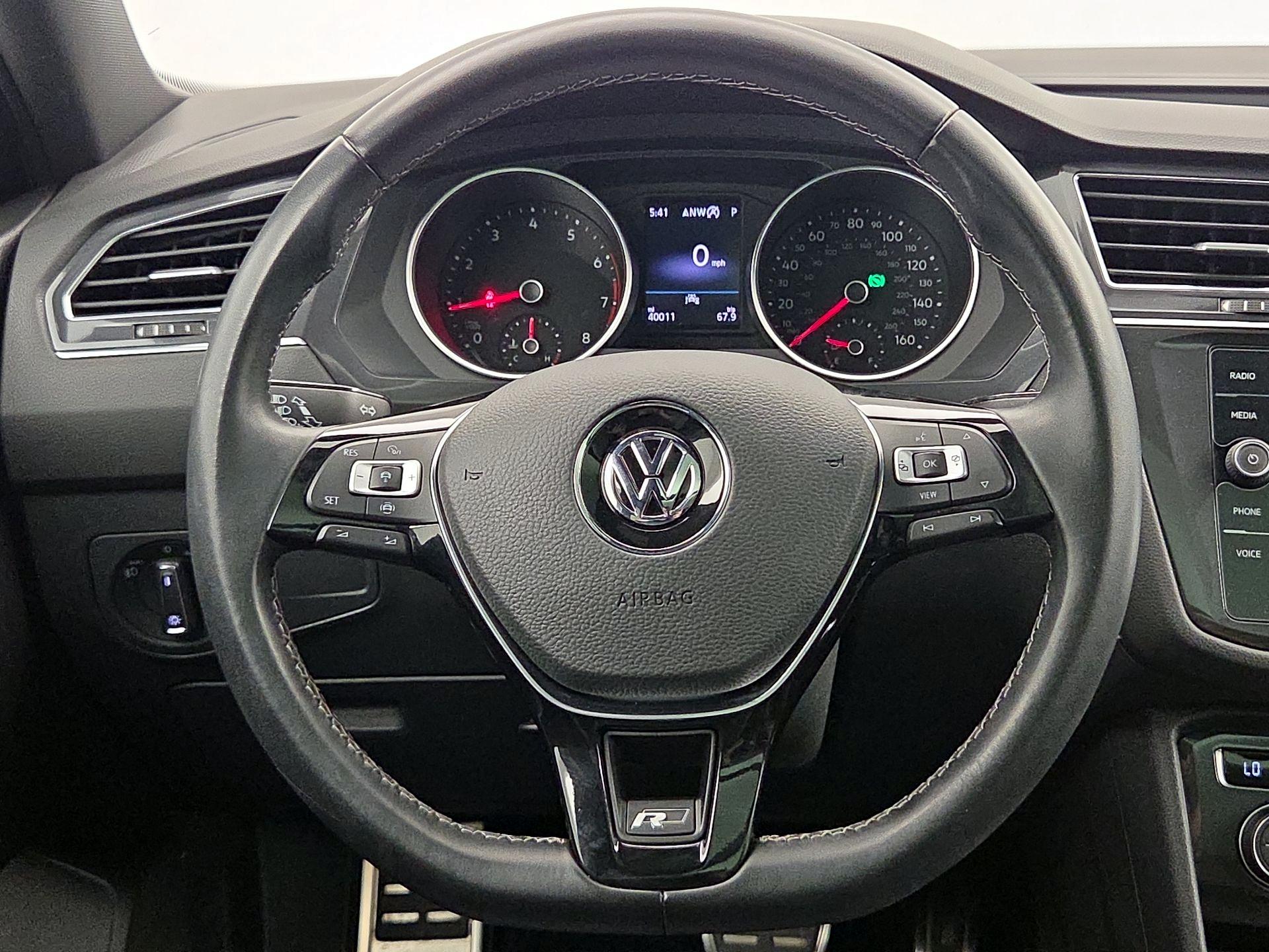 Thumbnail: 2021 Volkswagen Tiguan - 10
