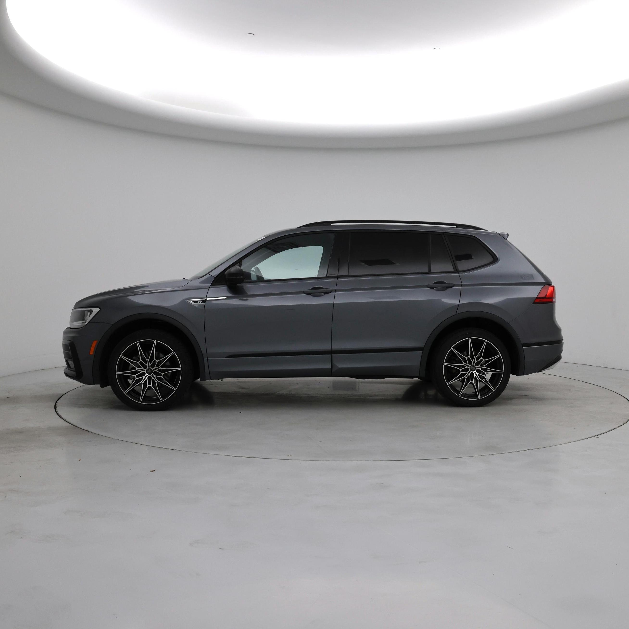 Thumbnail: 2021 Volkswagen Tiguan - 3
