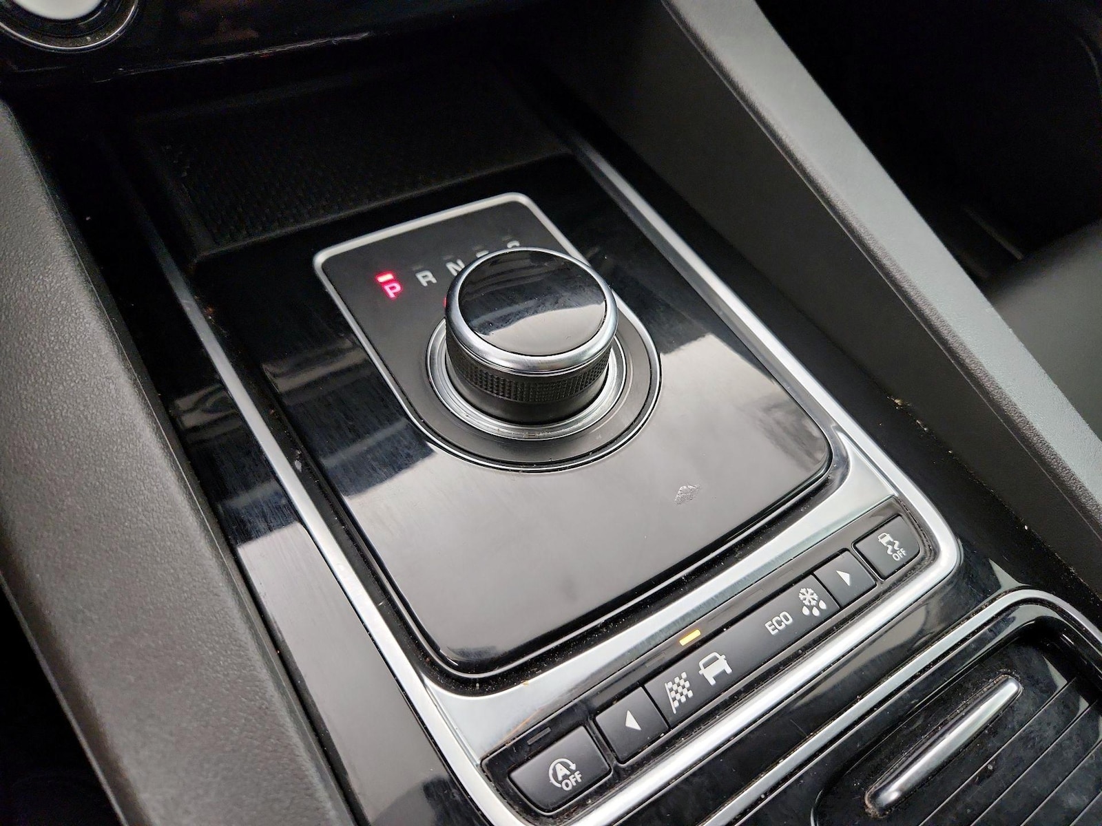 2019 Jaguar F-Pace Premium - Photo 19