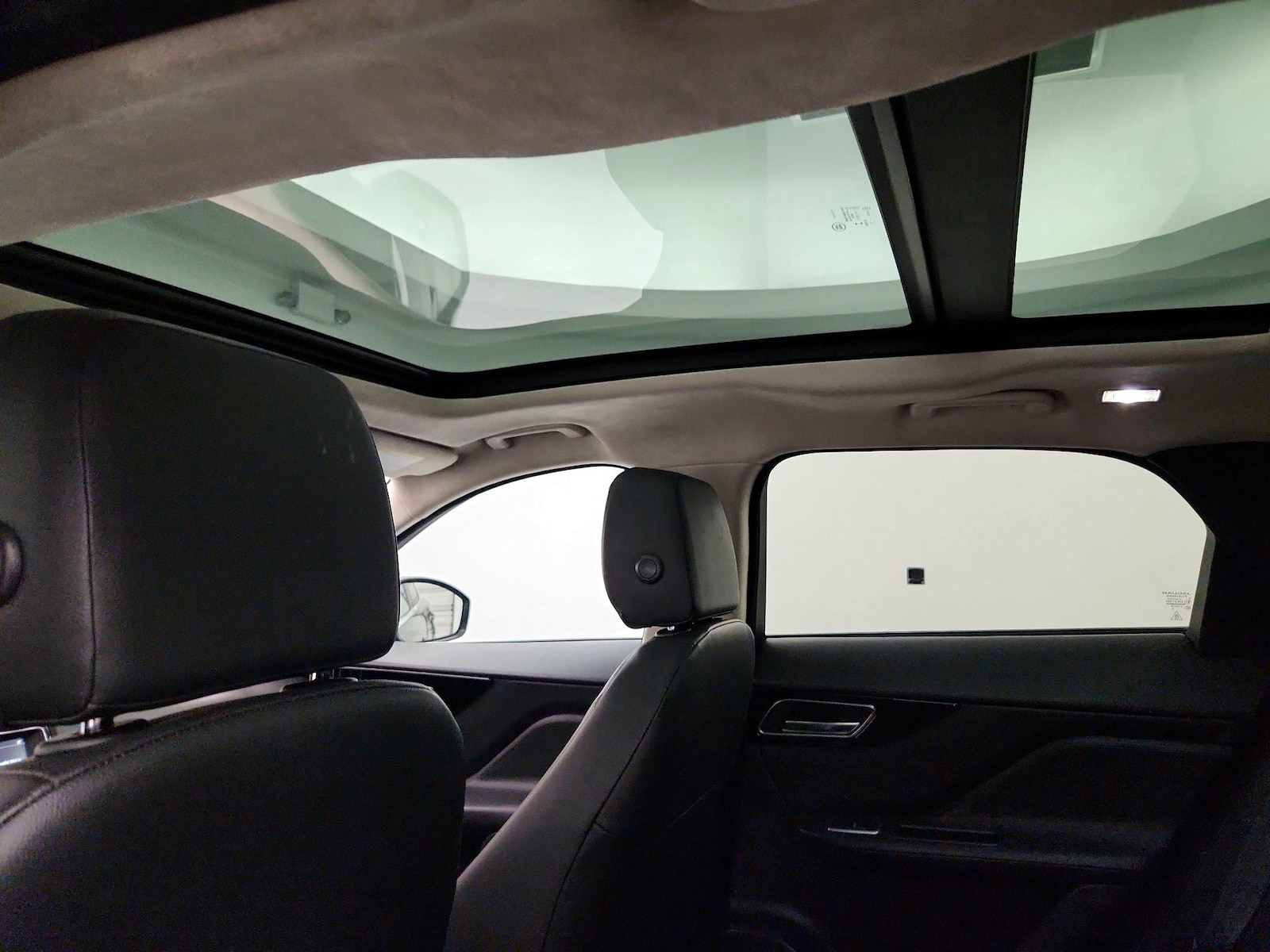 2019 Jaguar F-Pace Premium - Photo 21