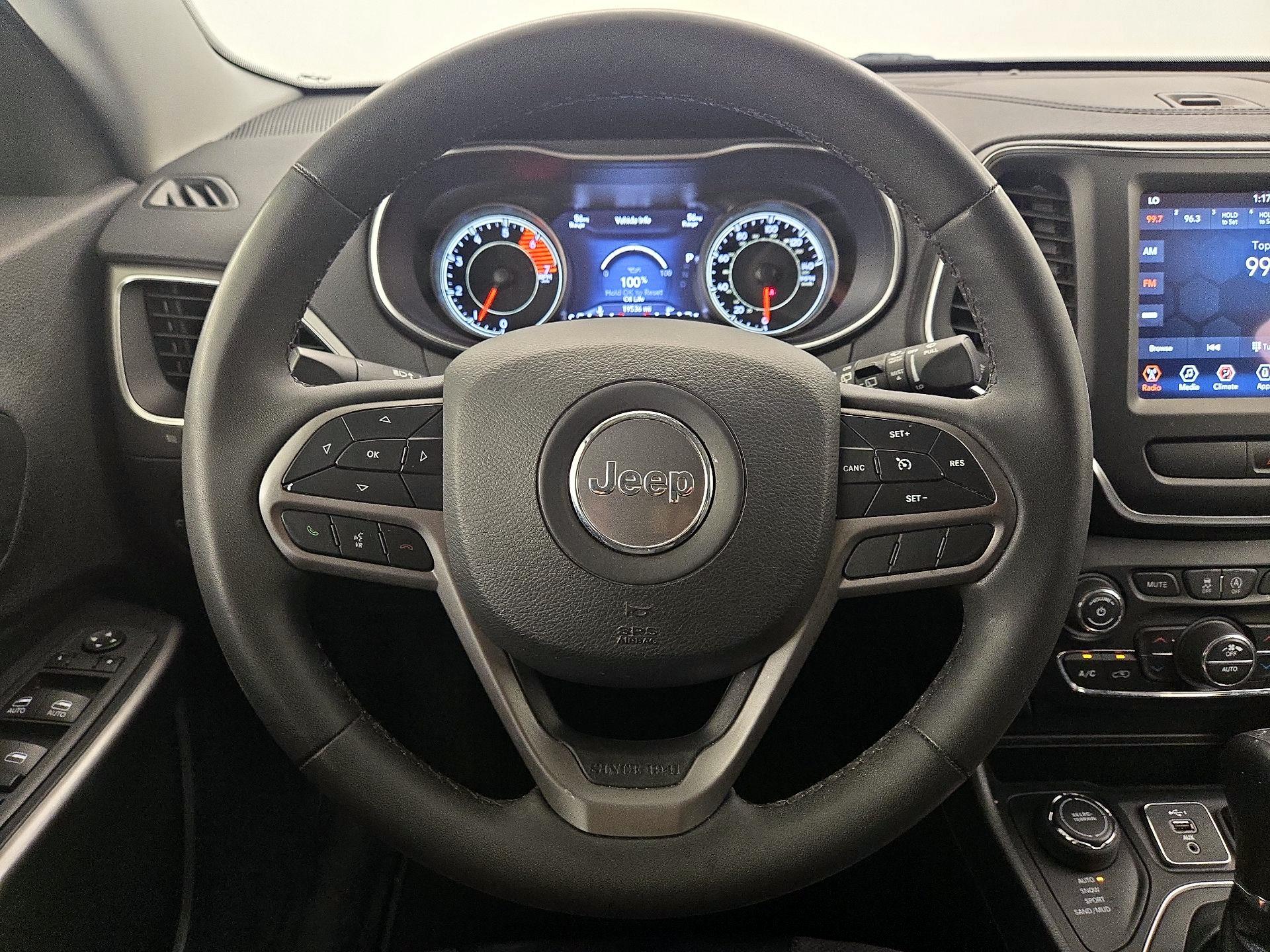 Thumbnail: 2022 Jeep Cherokee - 10