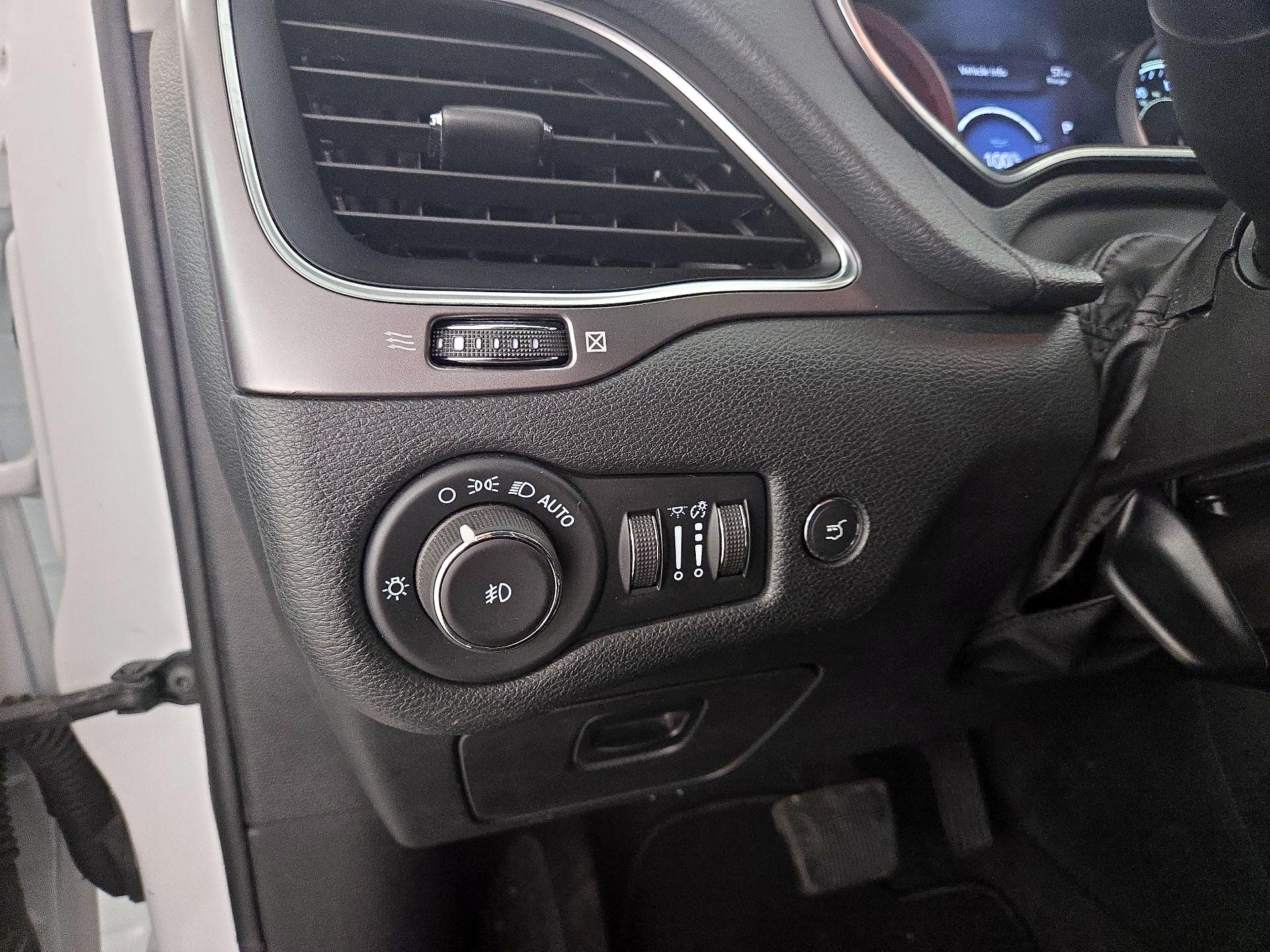 Thumbnail: 2022 Jeep Cherokee - 13