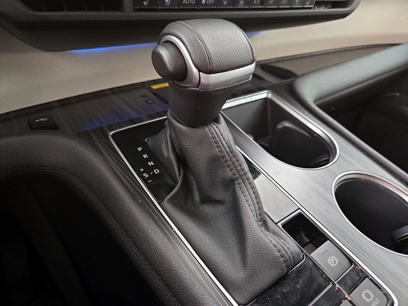2024 Toyota Sienna Platinum - Photo 19