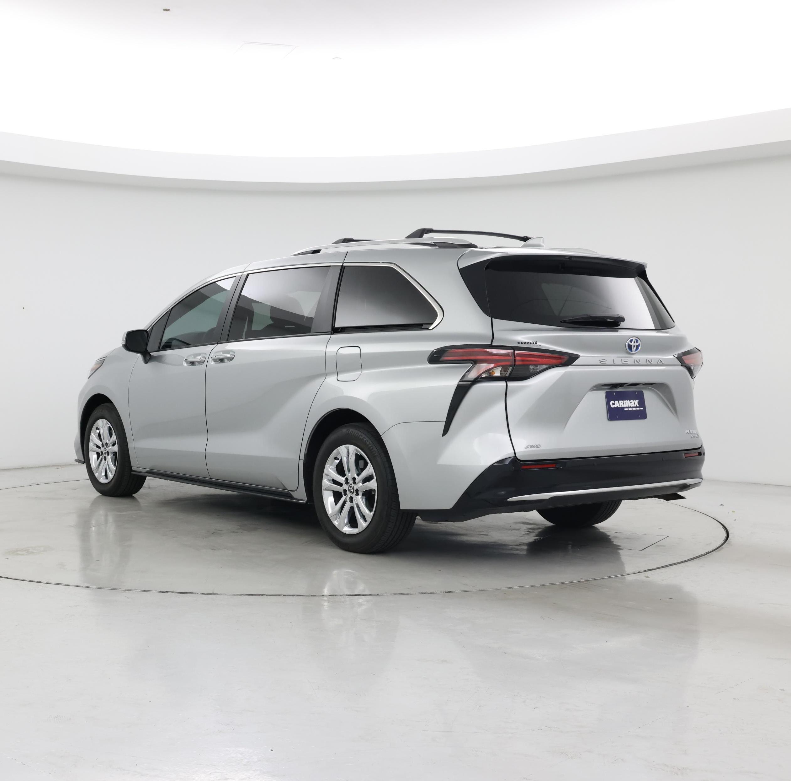 Thumbnail: 2024 Toyota Sienna - 2