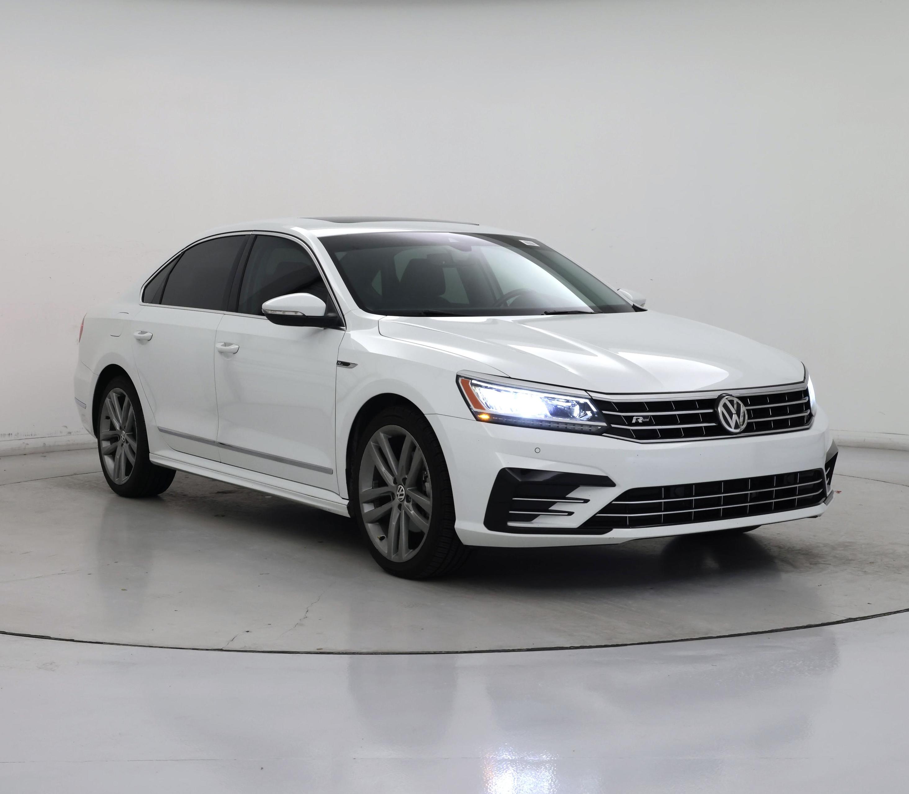 White 2019 Volkswagen Passat Sedan Front-Wheel Drive Automatic