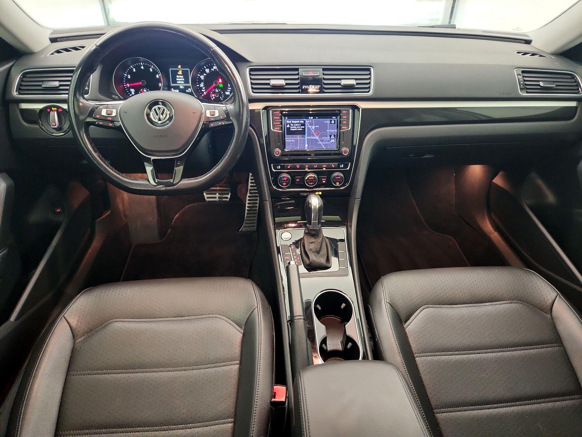 Thumbnail: 2019 Volkswagen Passat - 9