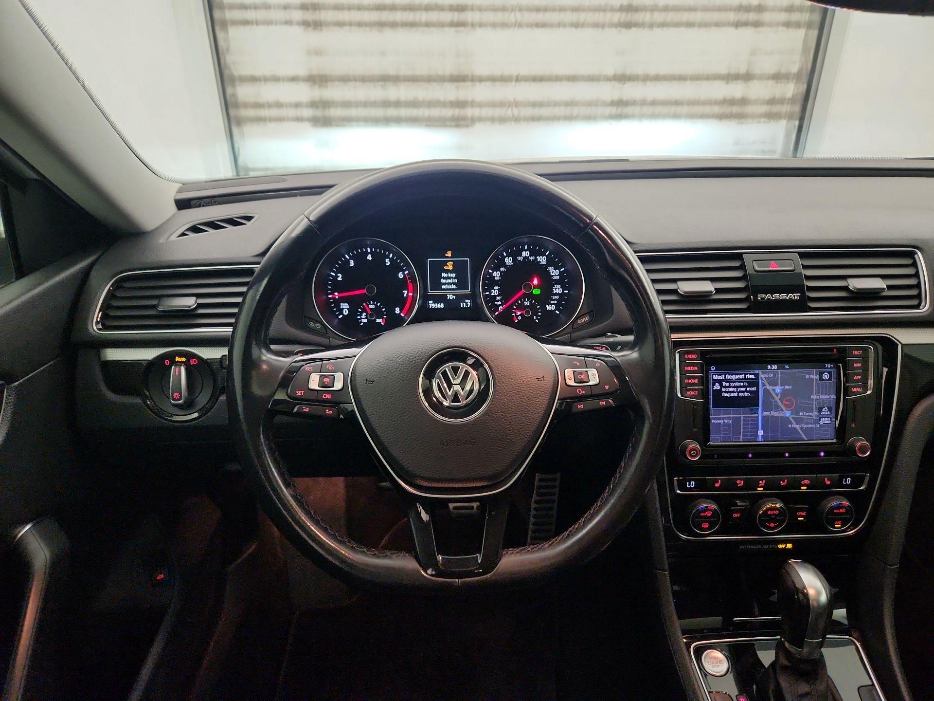 Thumbnail: 2019 Volkswagen Passat - 10
