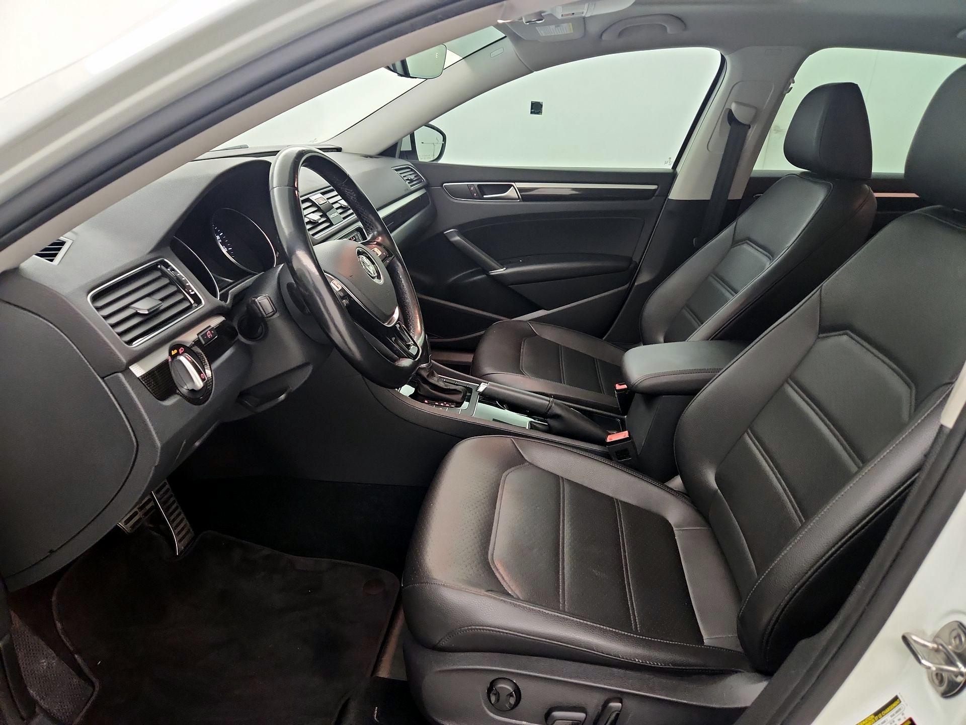 Thumbnail: 2019 Volkswagen Passat - 11