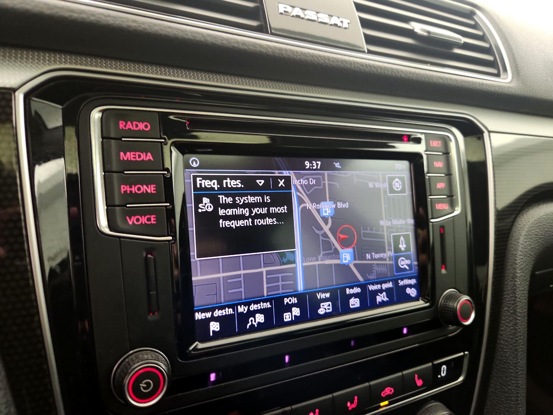 Thumbnail: 2019 Volkswagen Passat - 14