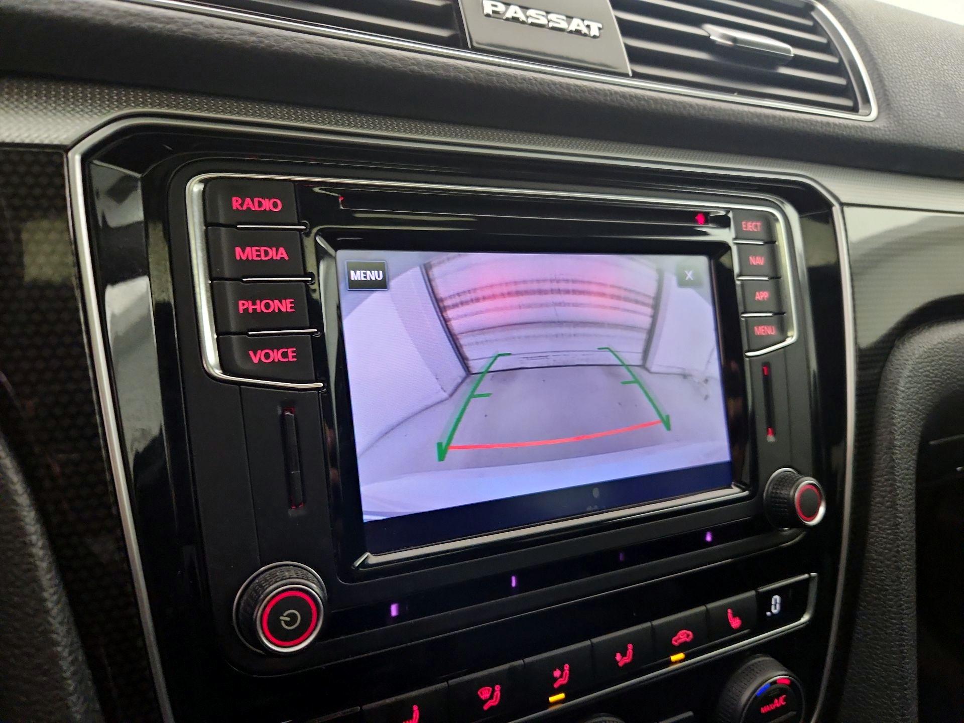 Thumbnail: 2019 Volkswagen Passat - 15