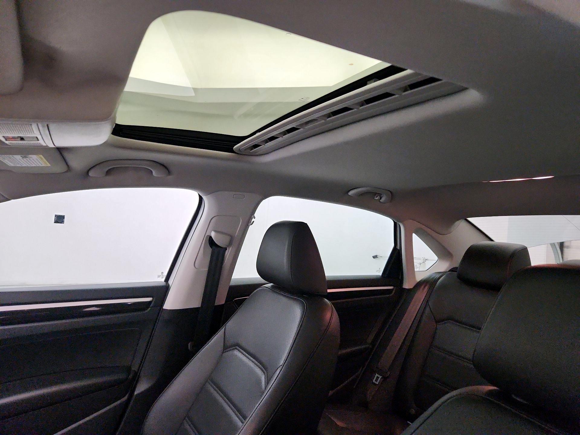 Thumbnail: 2019 Volkswagen Passat - 20
