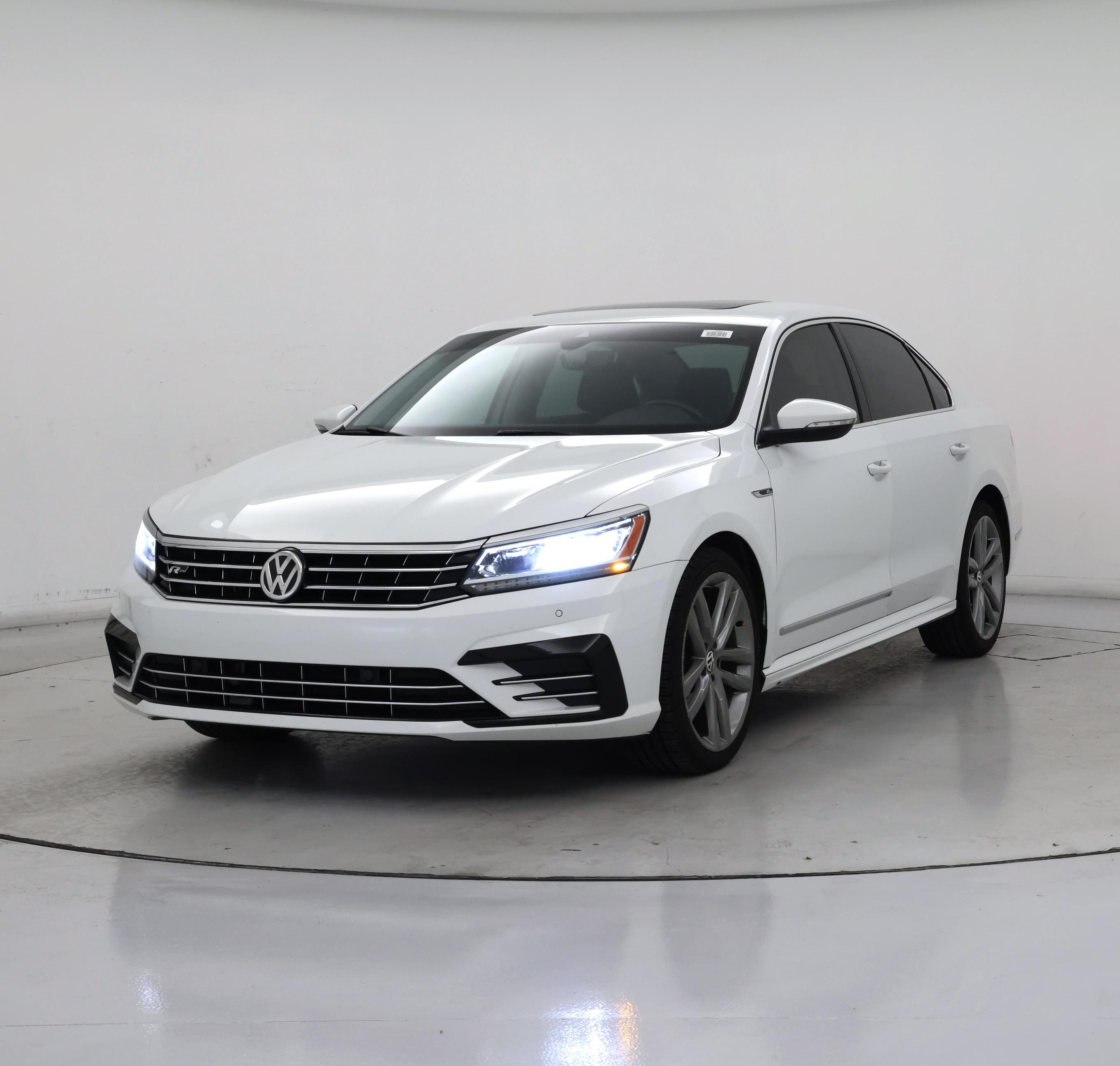 Thumbnail: 2019 Volkswagen Passat - 4
