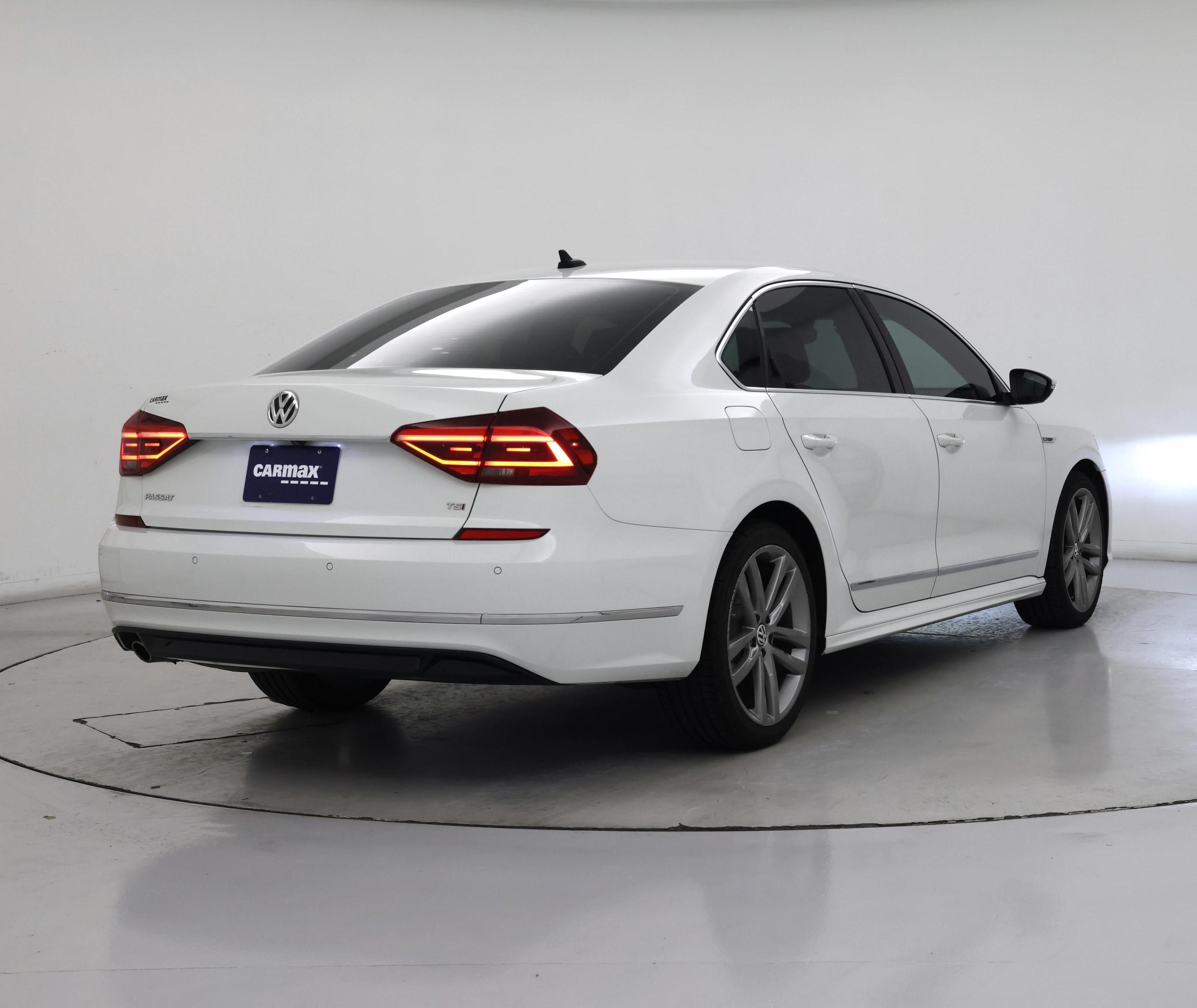 Thumbnail: 2019 Volkswagen Passat - 8