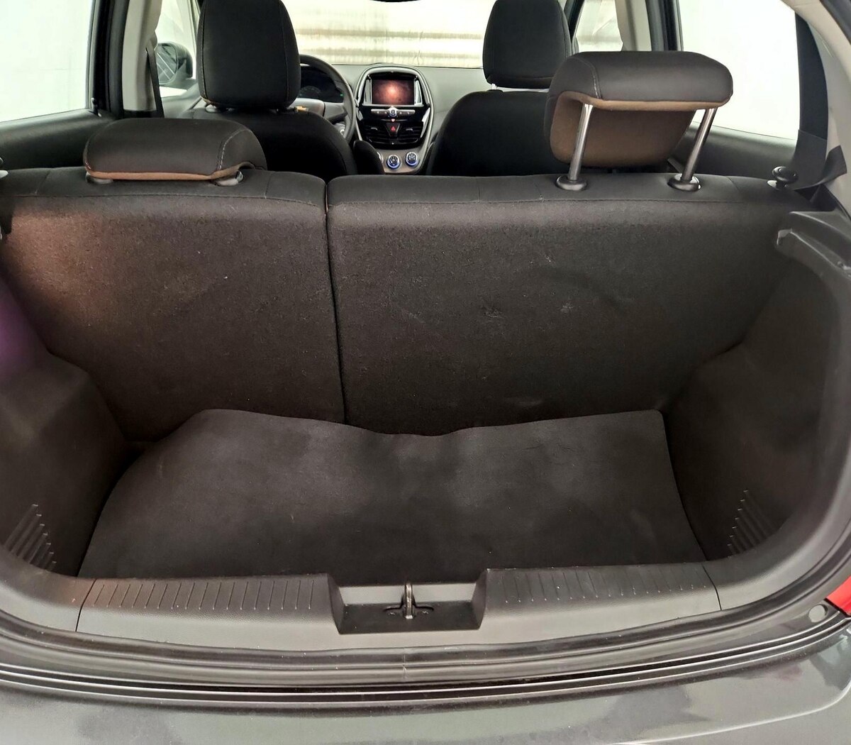 Trunk/Cargo (Seats Up)