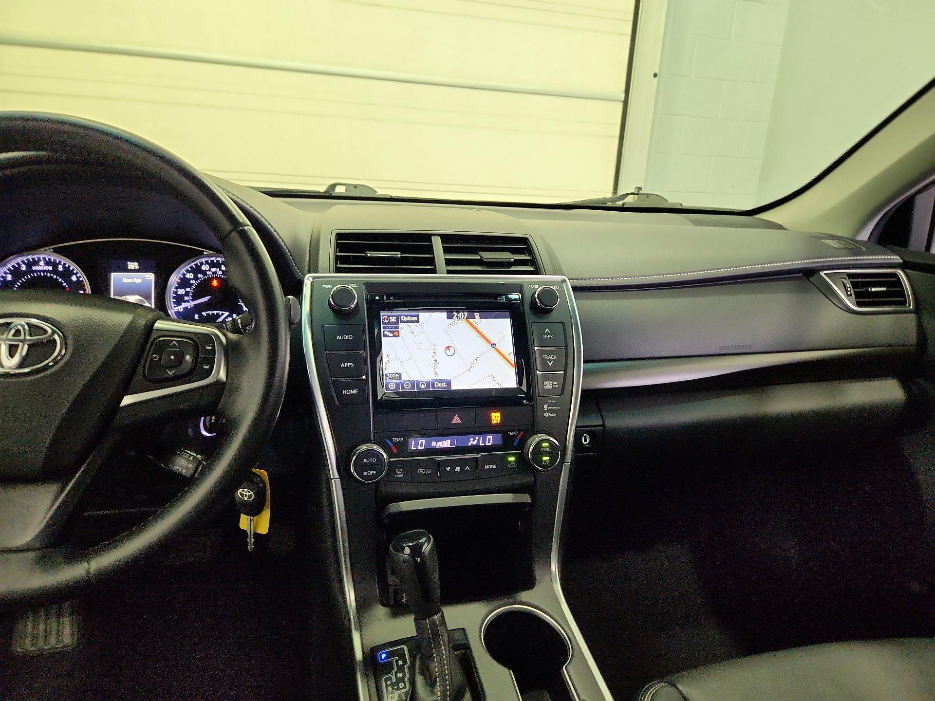 Thumbnail: 2015 Toyota Camry - 9
