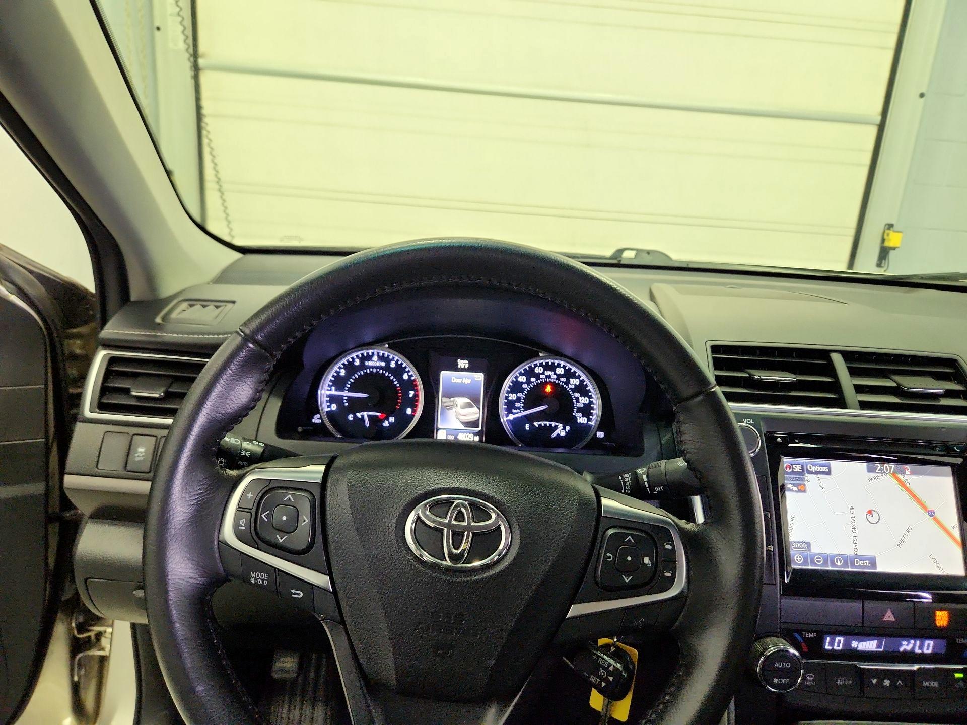 Thumbnail: 2015 Toyota Camry - 10