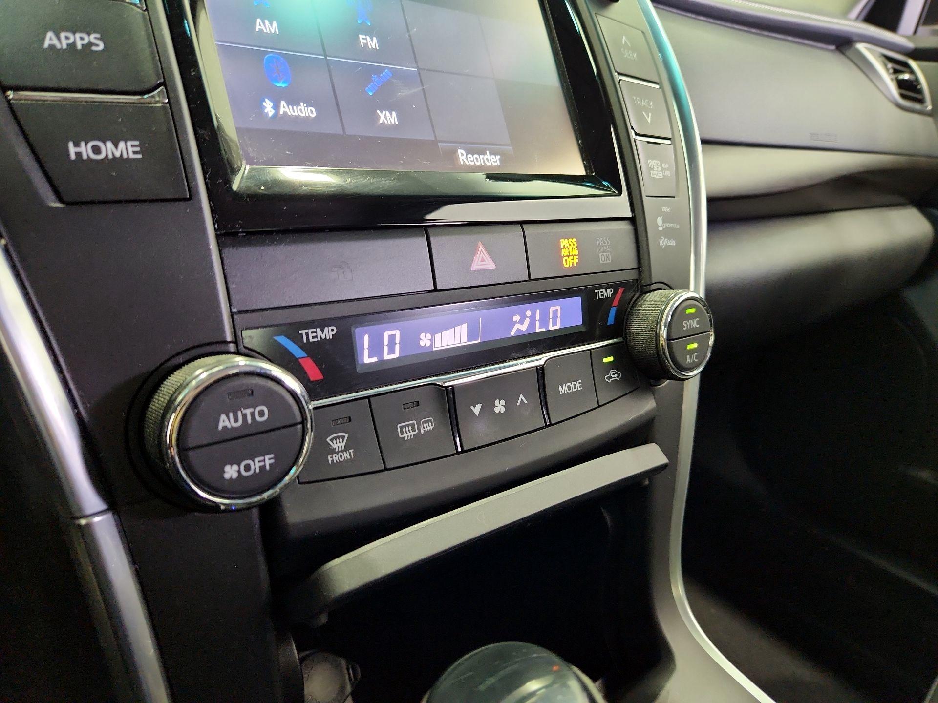 Thumbnail: 2015 Toyota Camry - 17