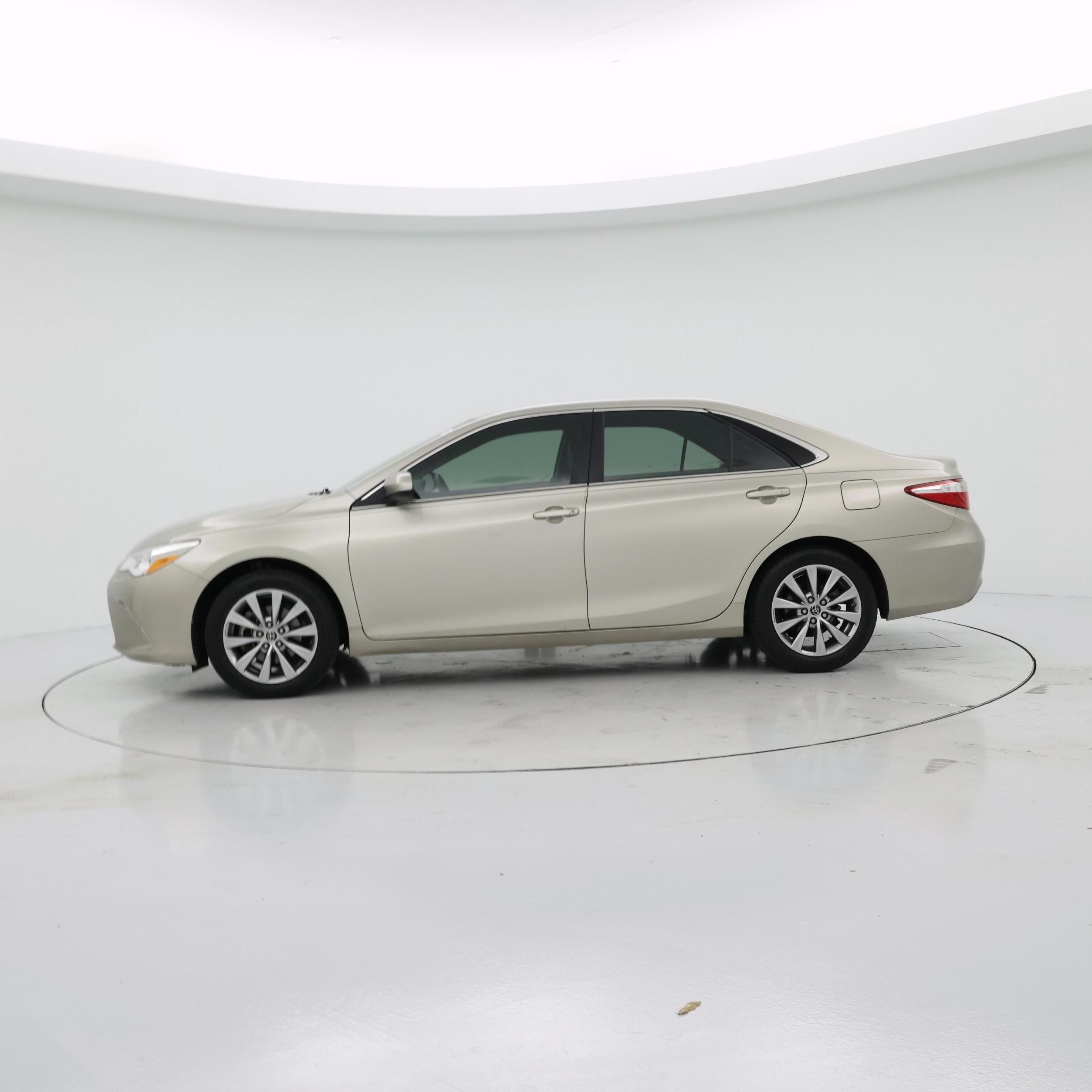 Thumbnail: 2015 Toyota Camry - 3