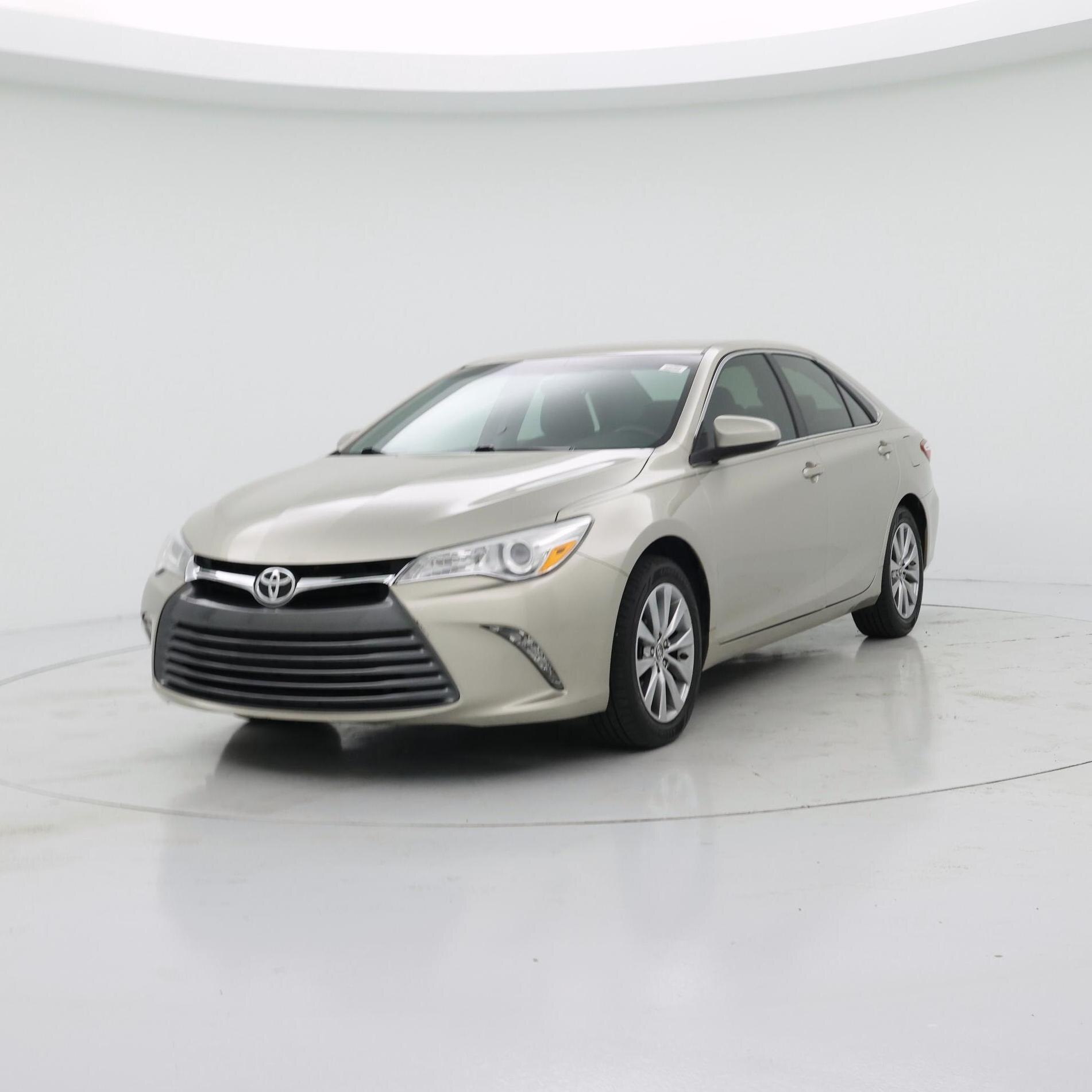 Thumbnail: 2015 Toyota Camry - 4