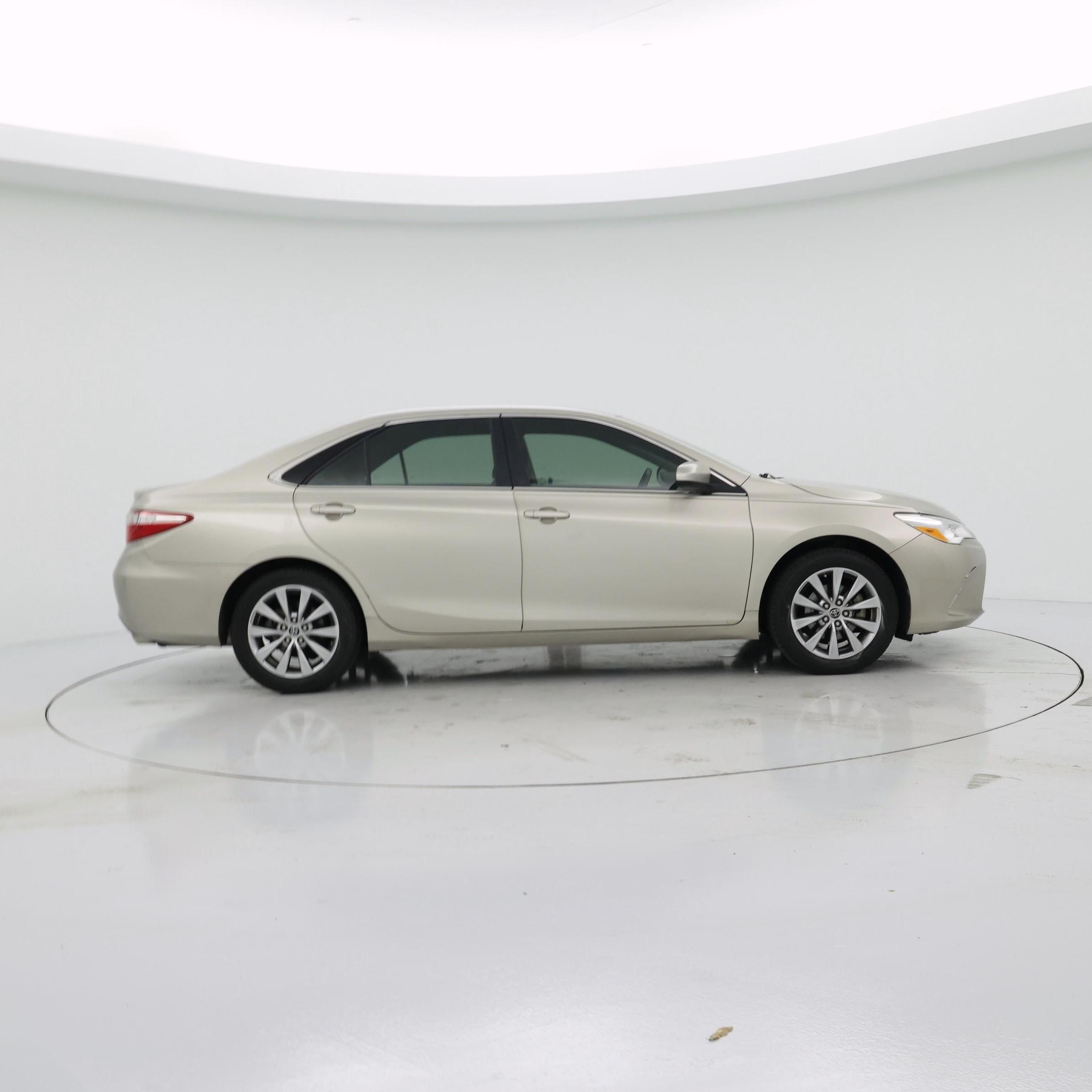 Thumbnail: 2015 Toyota Camry - 7