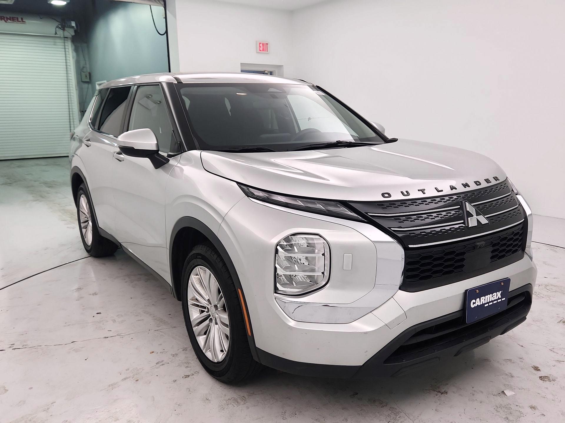 Thumbnail: 2022 Mitsubishi Outlander - 1