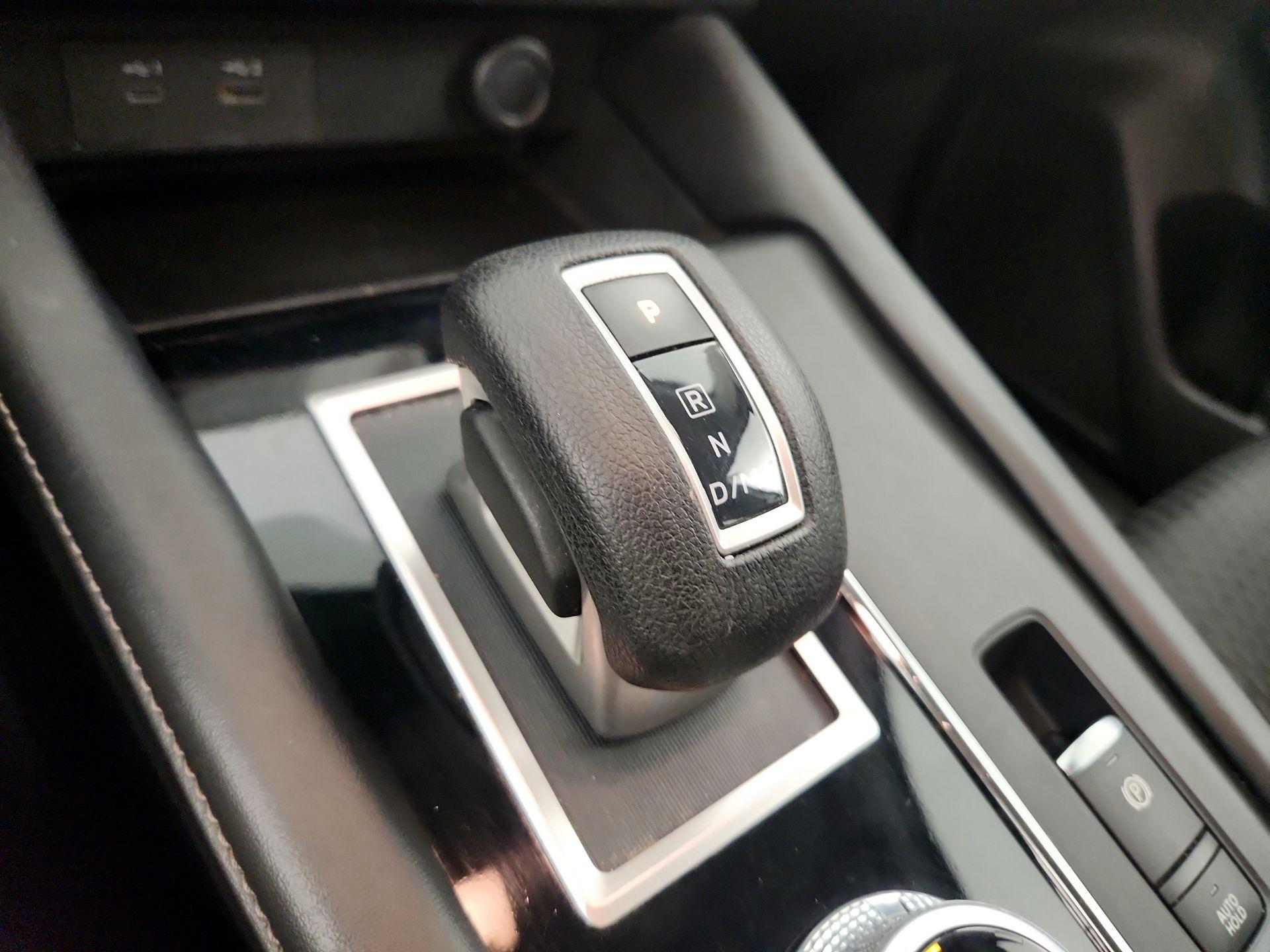 Thumbnail: 2022 Mitsubishi Outlander - 15