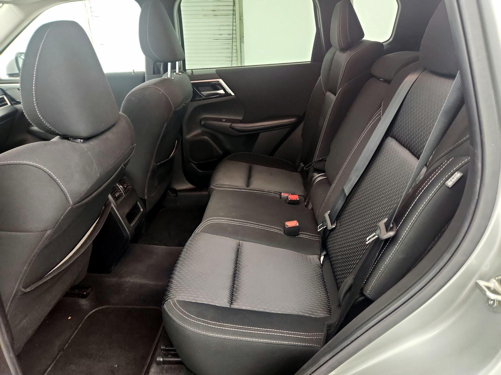 Thumbnail: 2022 Mitsubishi Outlander - 17