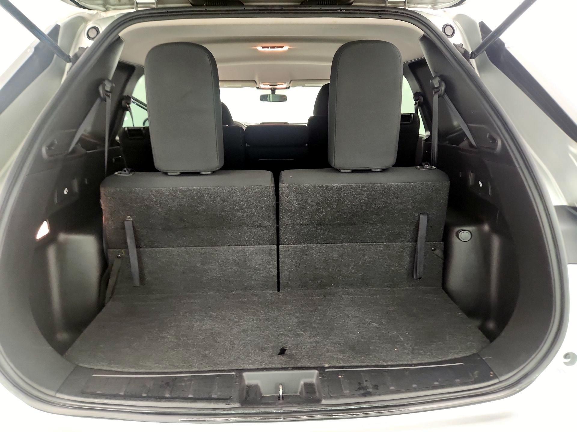 Thumbnail: 2022 Mitsubishi Outlander - 18