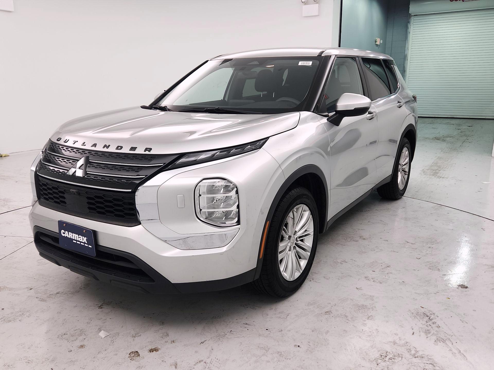 Thumbnail: 2022 Mitsubishi Outlander - 3