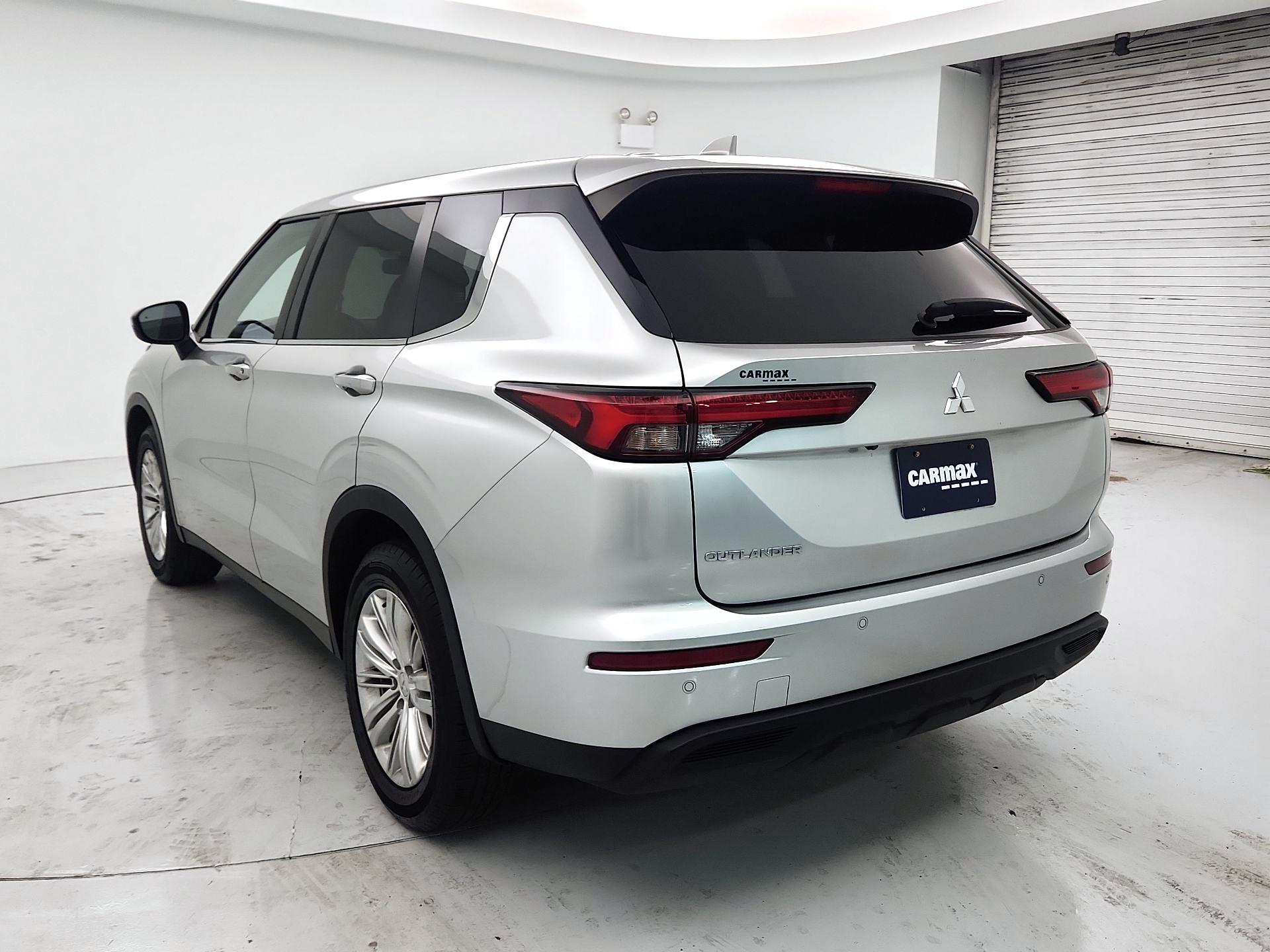 Thumbnail: 2022 Mitsubishi Outlander - 7