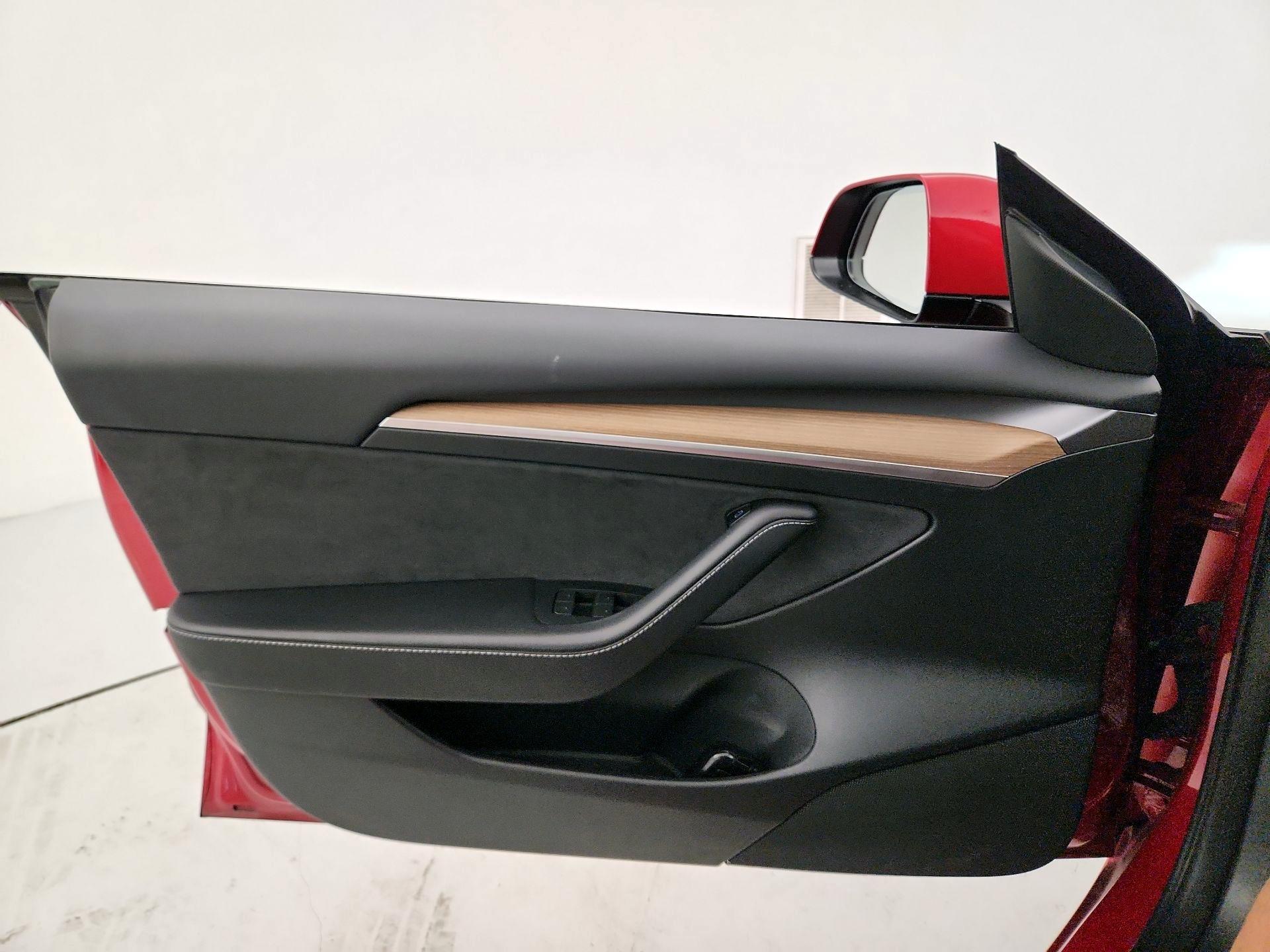 Thumbnail: 2023 Tesla Model 3 - 12