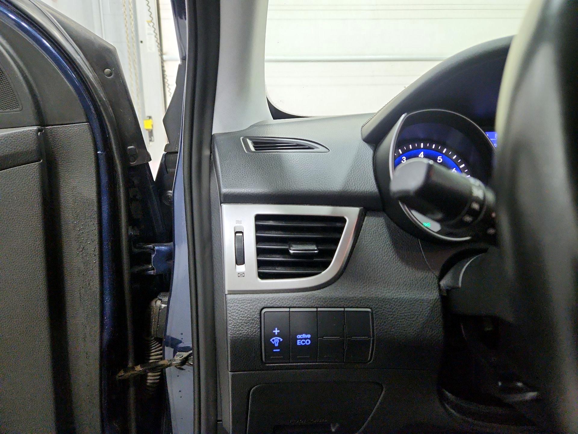 Thumbnail: 2014 Hyundai Elantra - 13