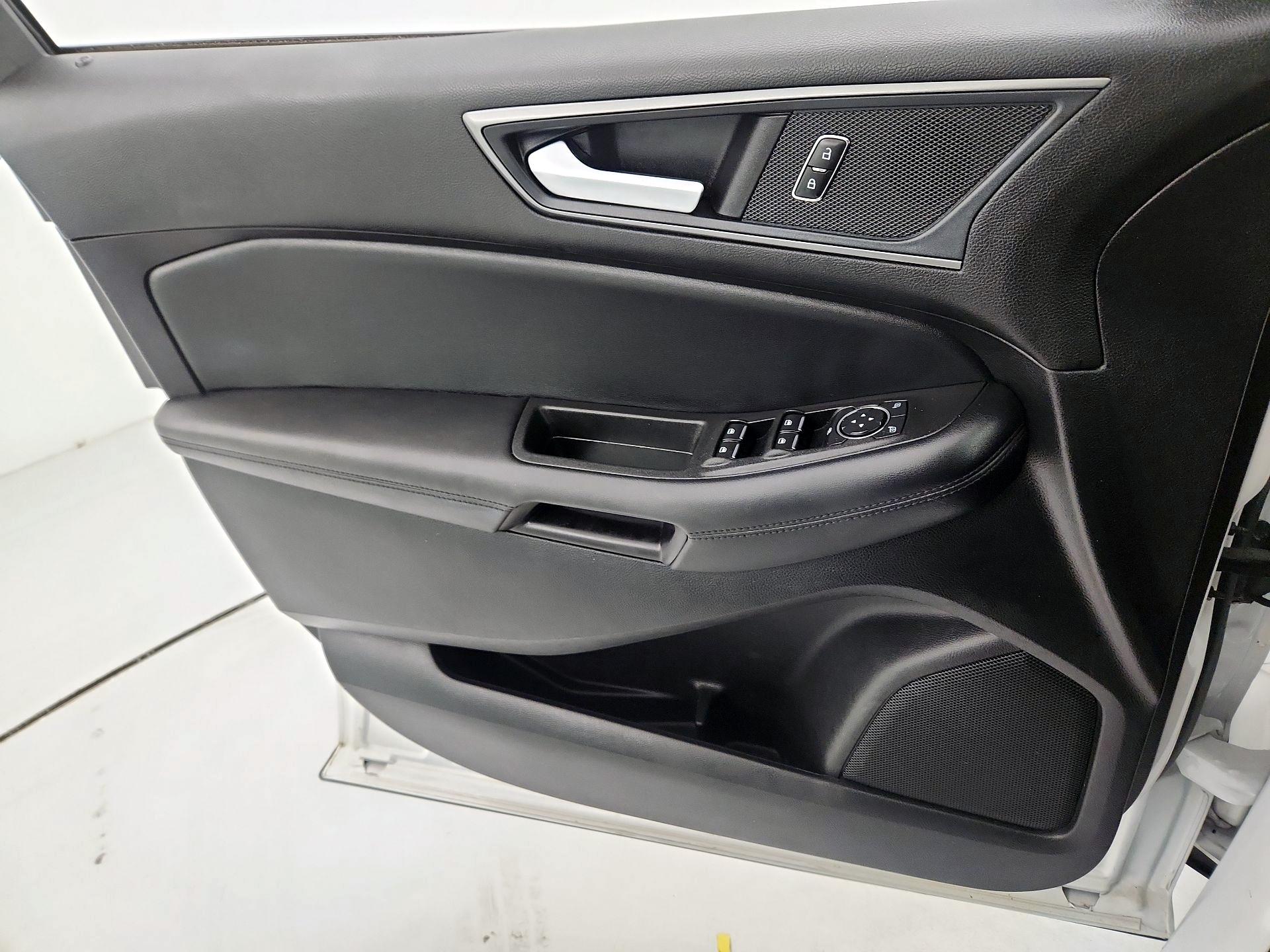 Thumbnail: 2021 Ford Edge - 12