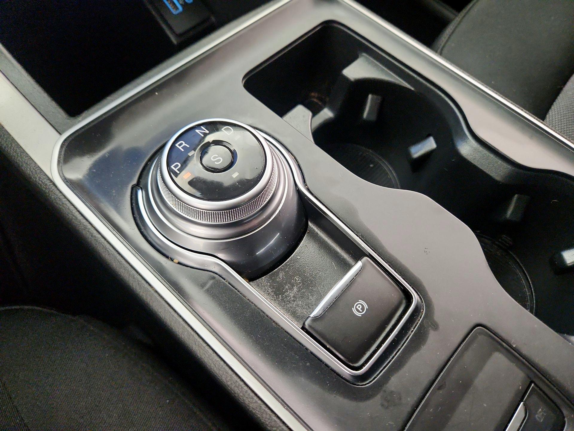 Thumbnail: 2021 Ford Edge - 17