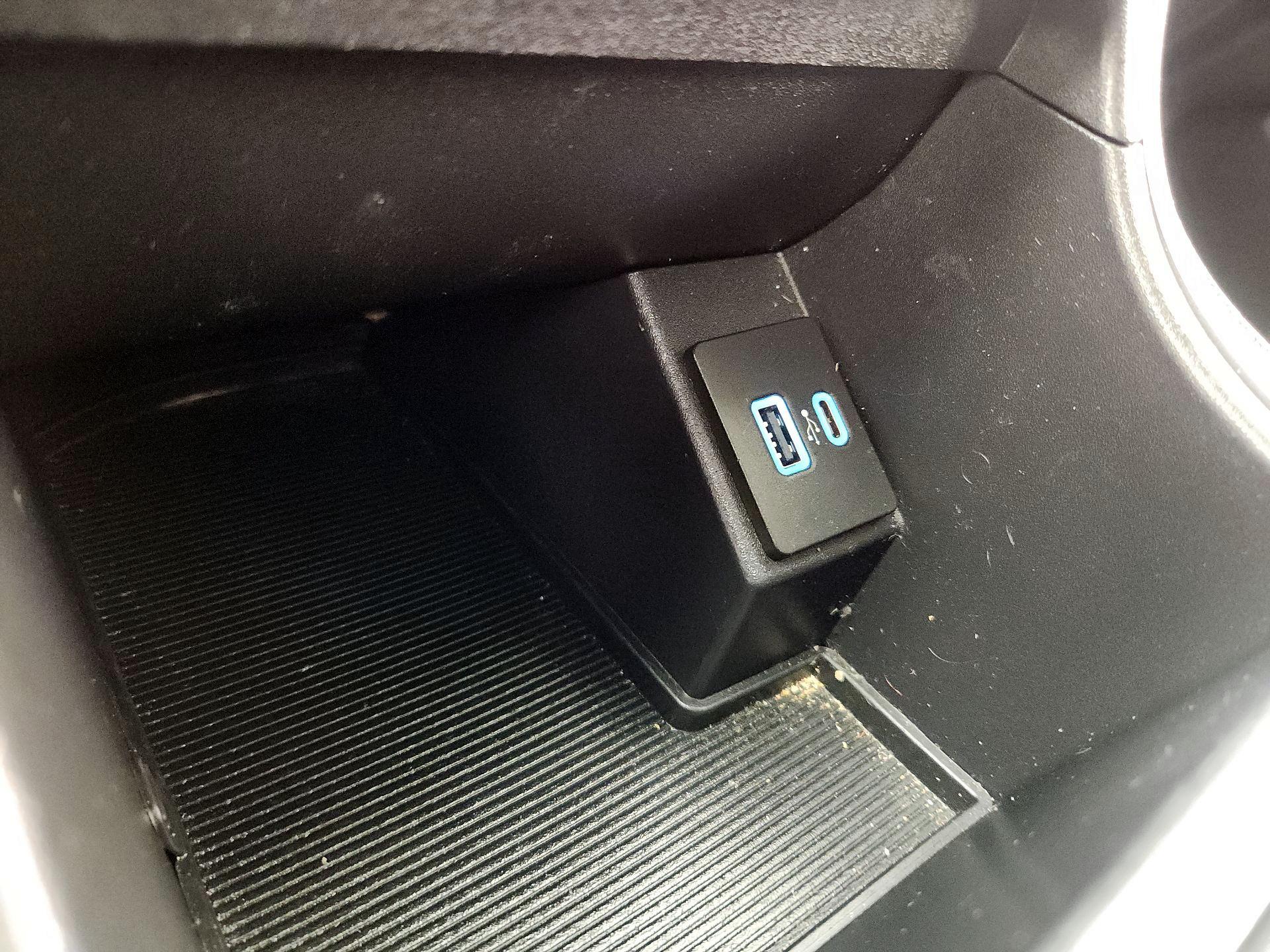 Thumbnail: 2021 Ford Edge - 18