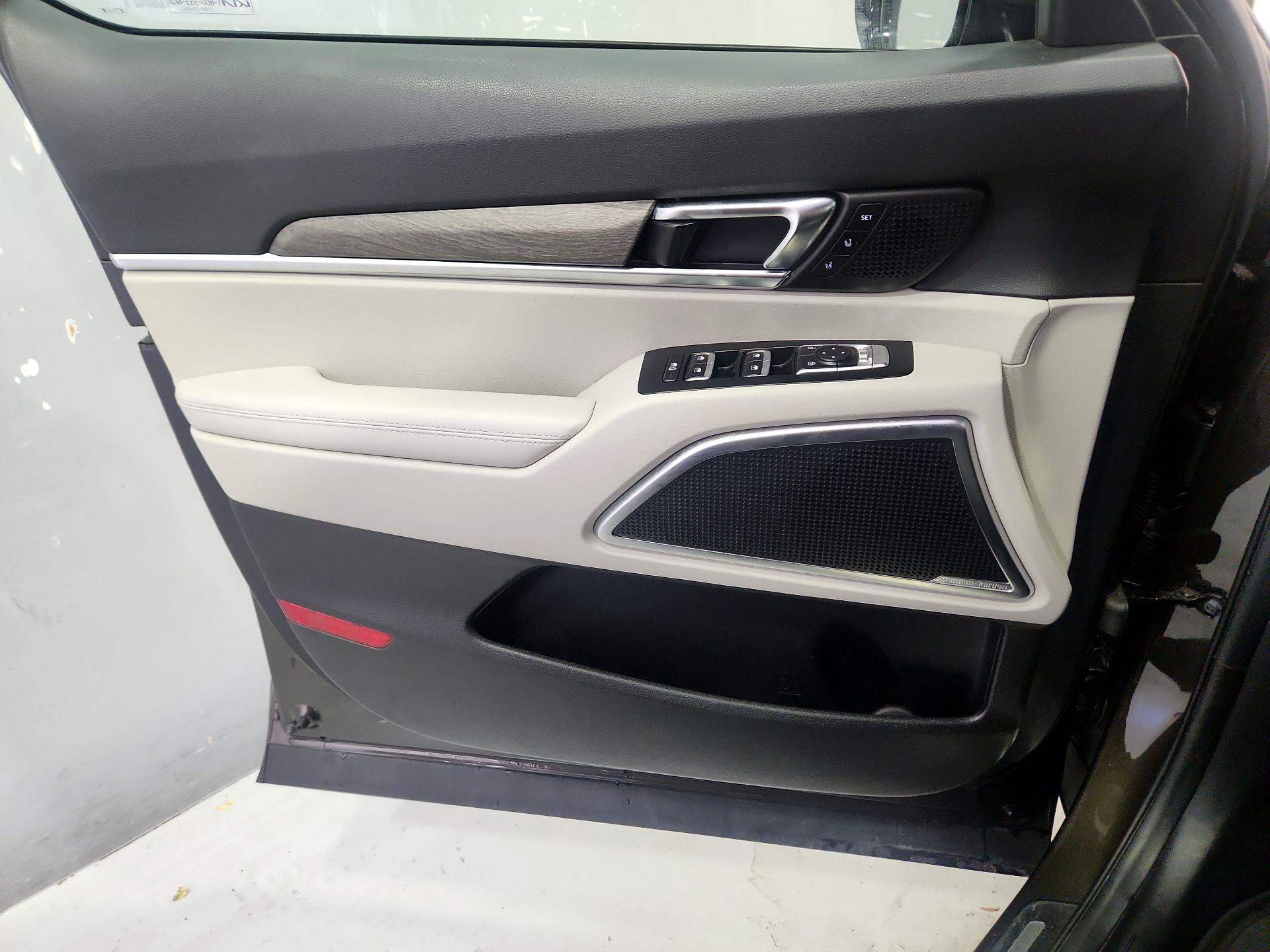 Thumbnail: 2022 Kia Telluride - 12