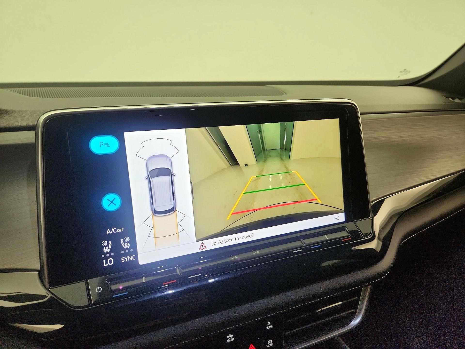 Thumbnail: 2024 Volkswagen Atlas - 14