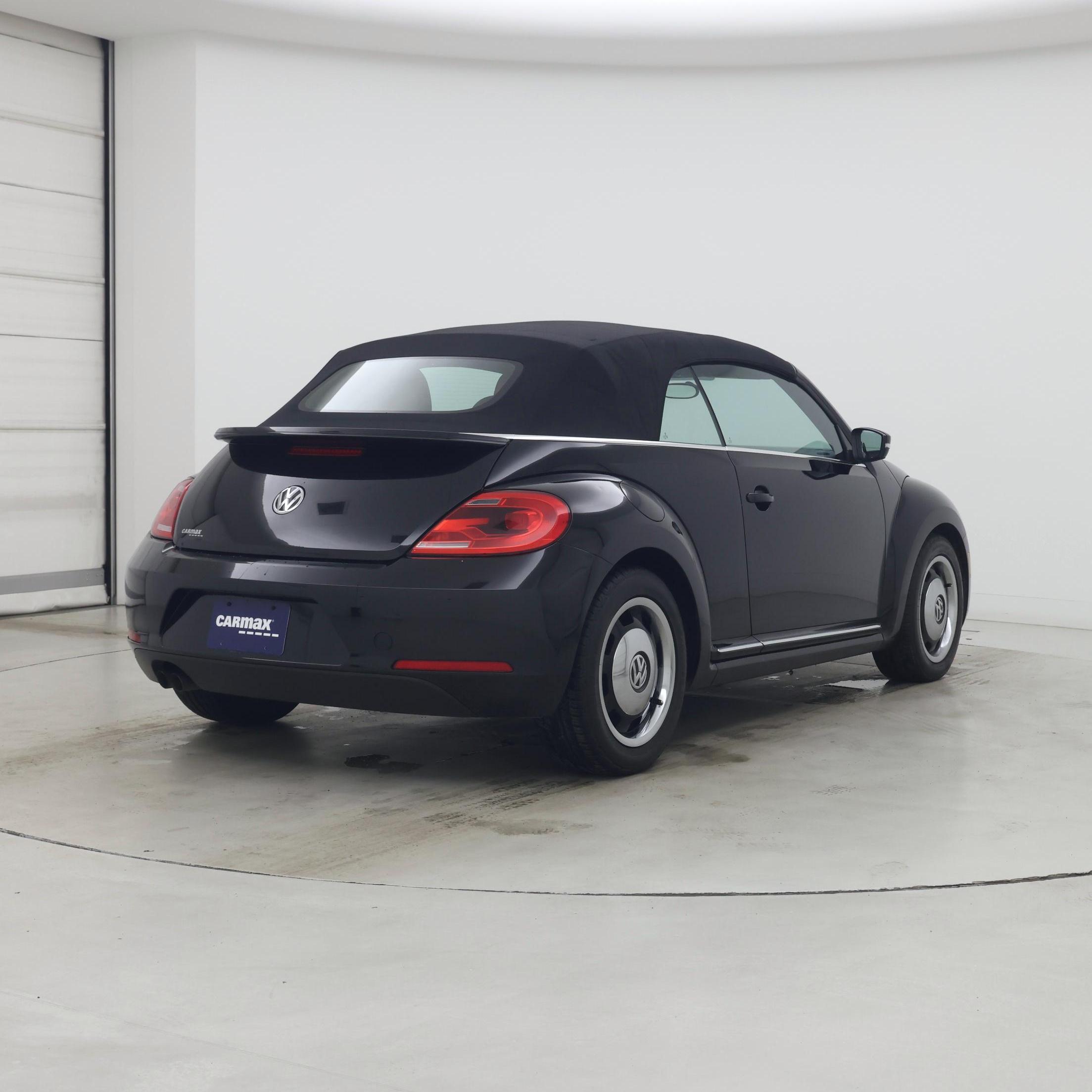 Thumbnail: 2015 Volkswagen Beetle - 8