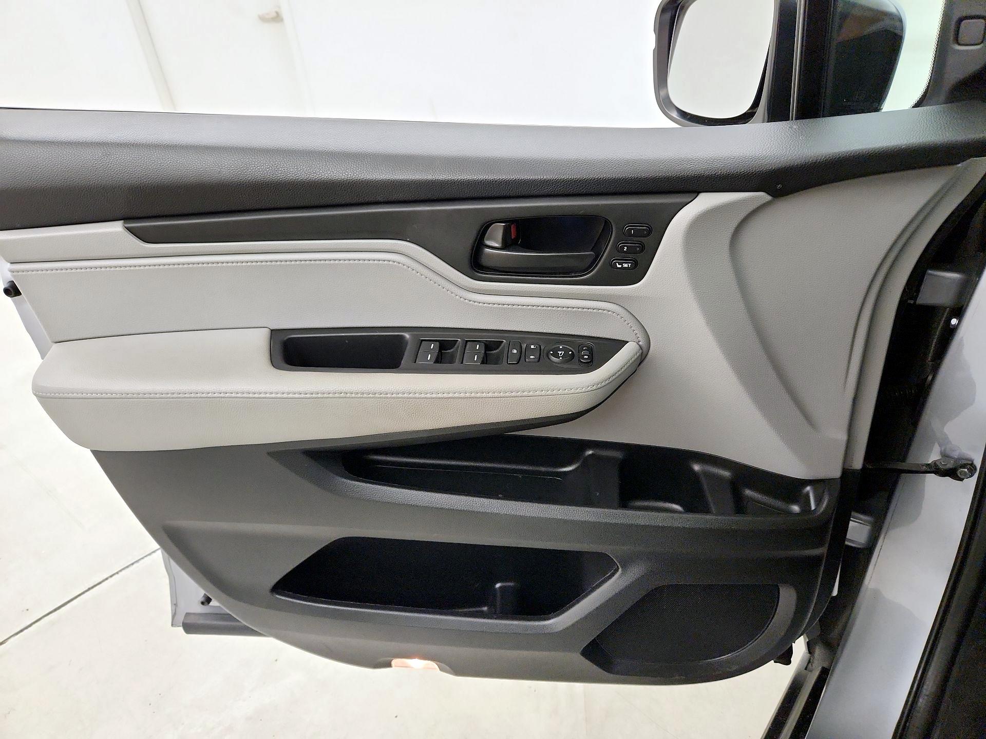Thumbnail: 2022 Honda Odyssey - 12