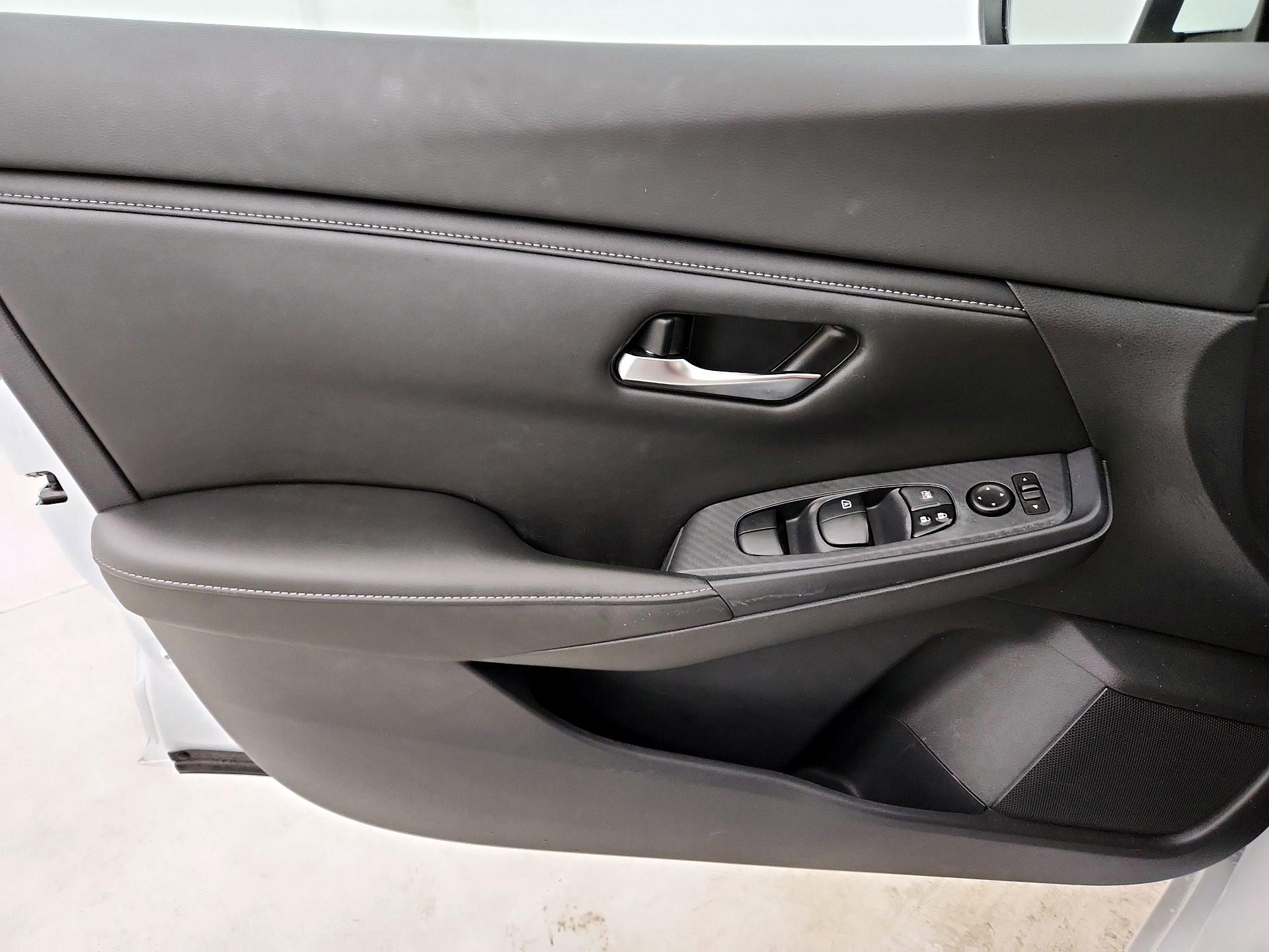 Thumbnail: 2023 Nissan Sentra - 12