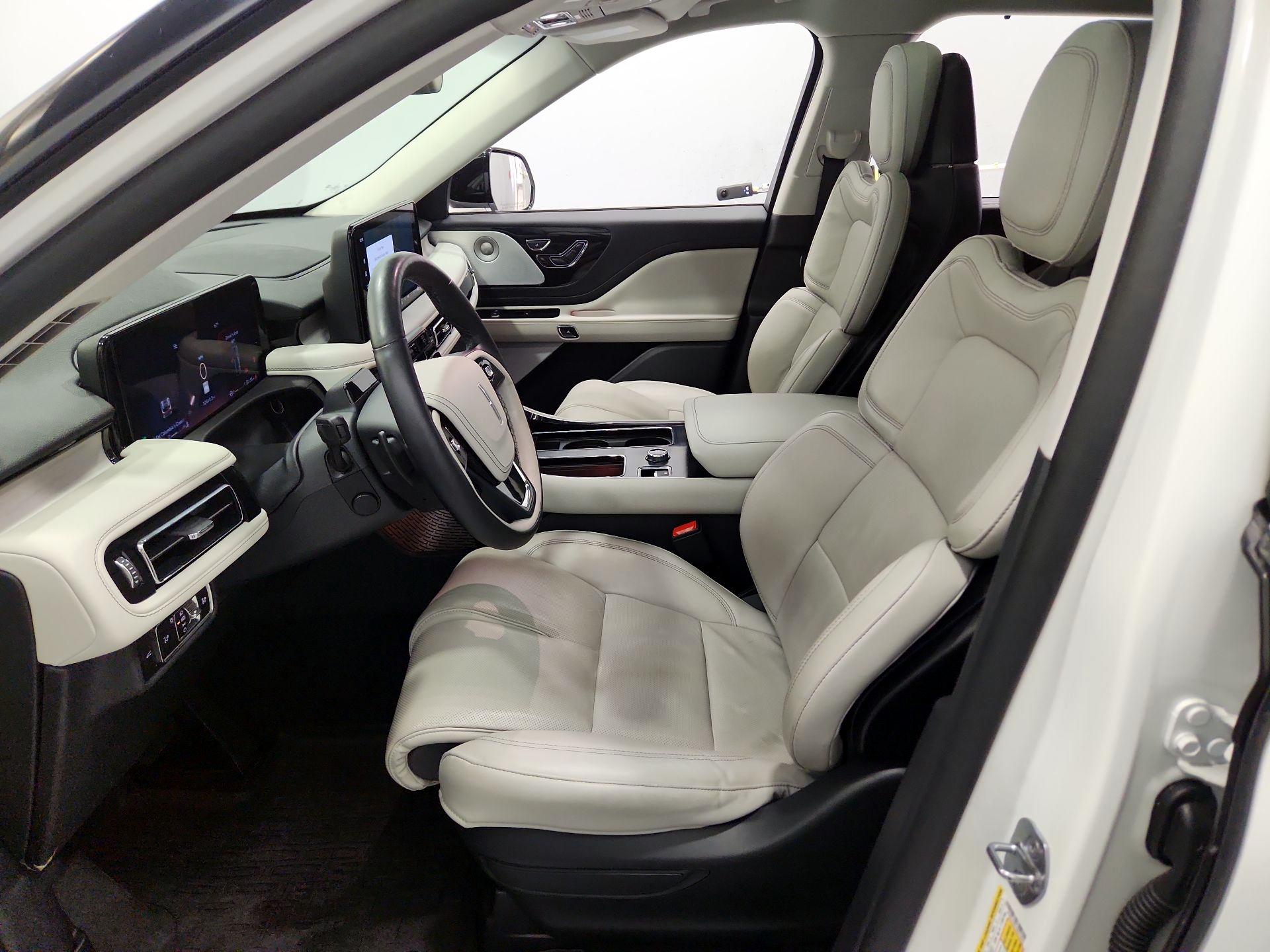Thumbnail: 2025 Lincoln Aviator - 11