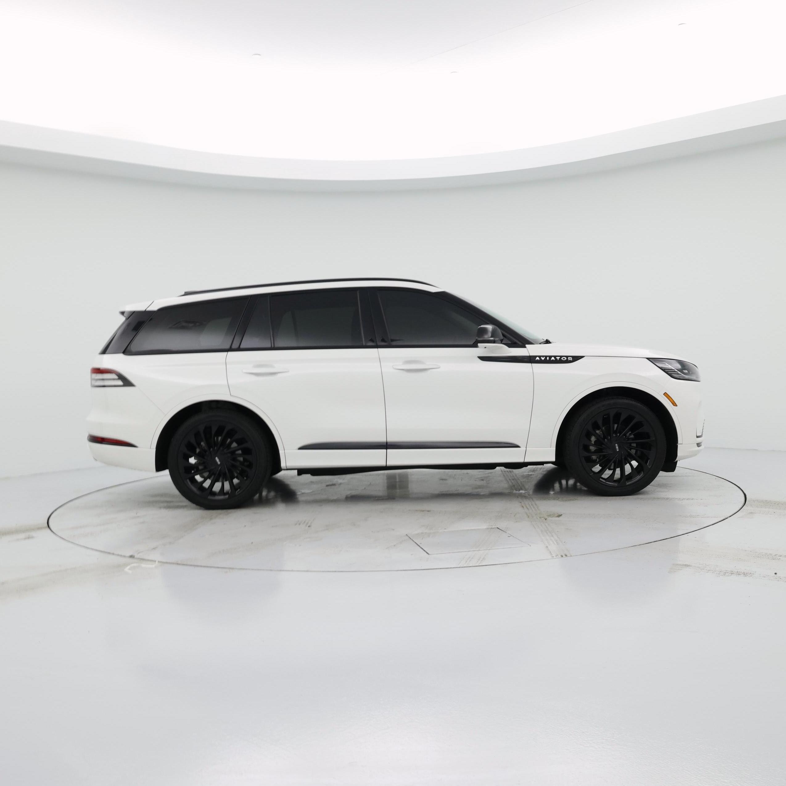 Thumbnail: 2025 Lincoln Aviator - 7