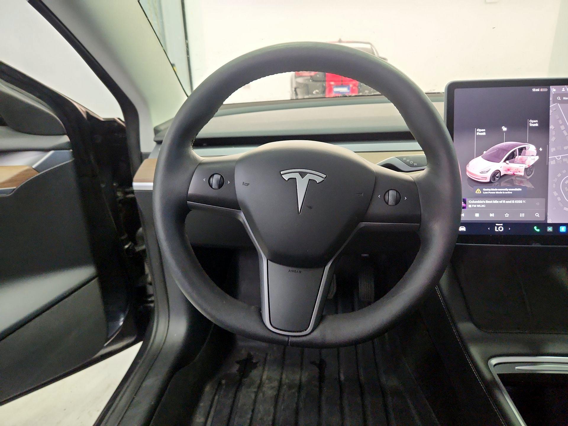 Thumbnail: 2023 Tesla Model 3 - 10
