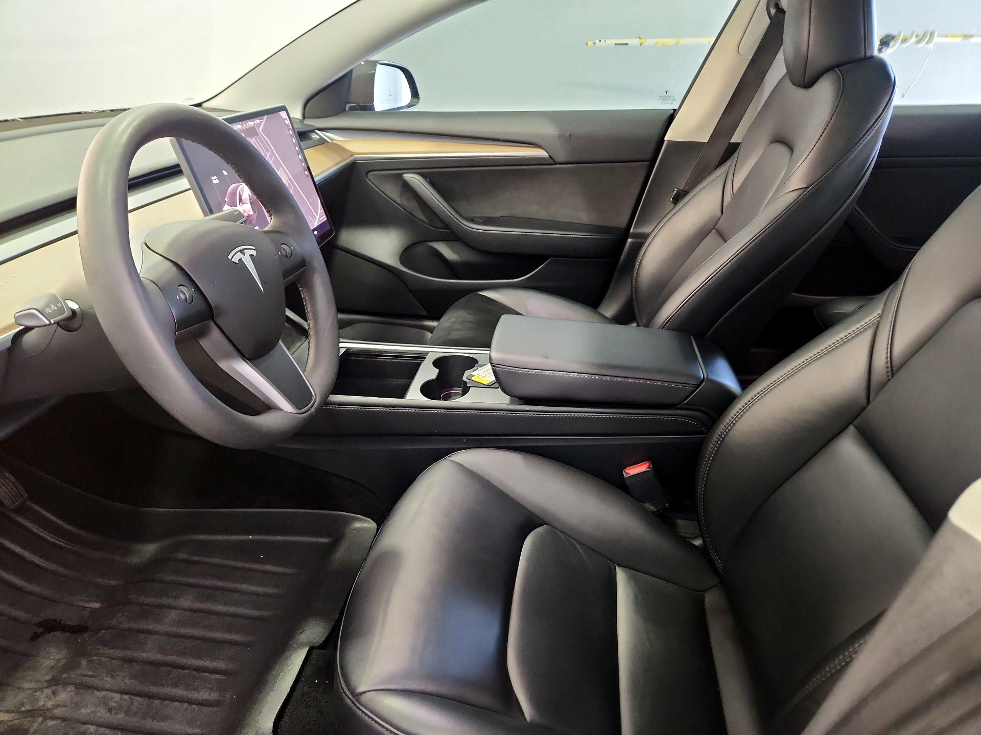 Thumbnail: 2023 Tesla Model 3 - 11