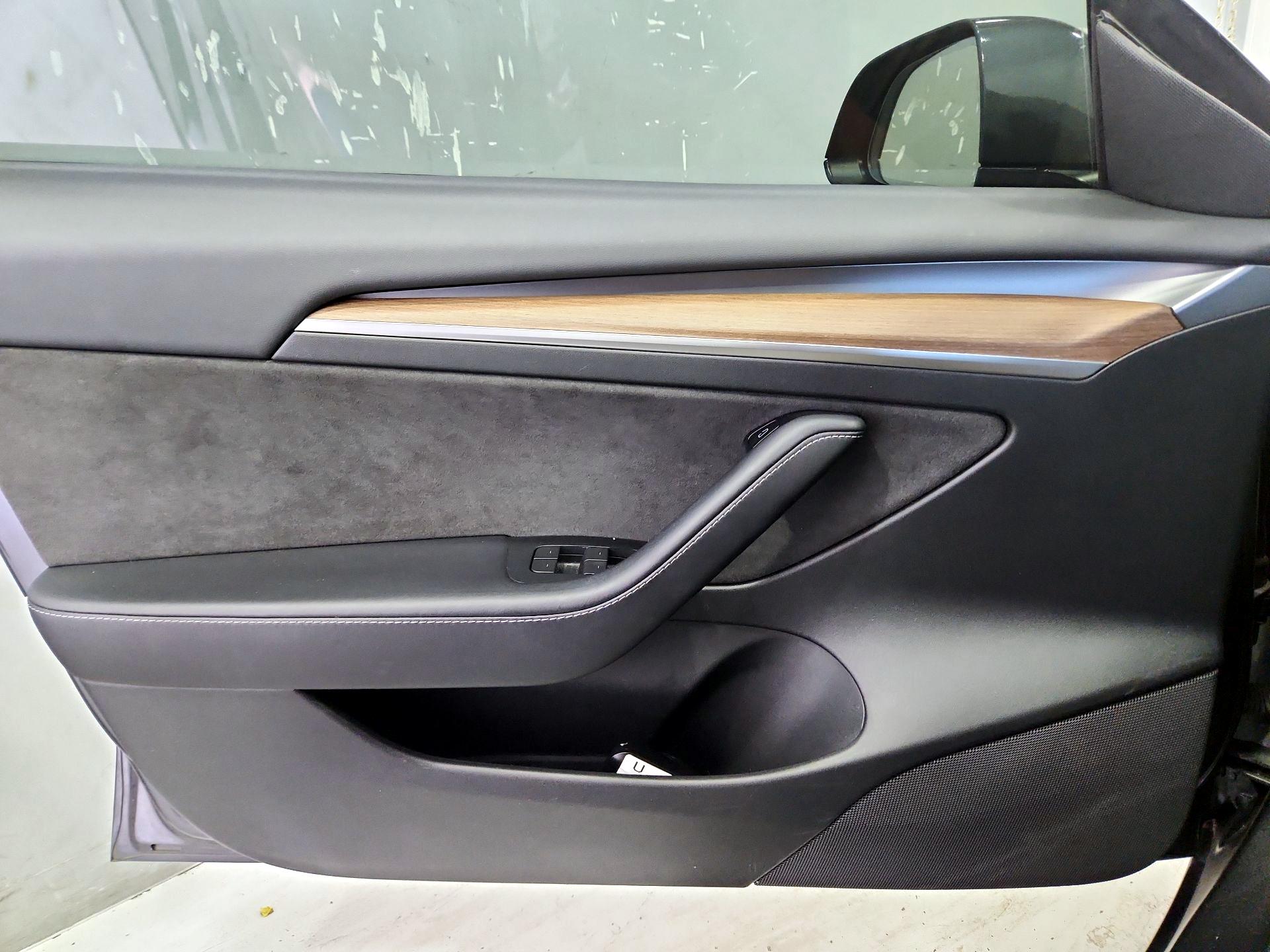 Thumbnail: 2023 Tesla Model 3 - 12