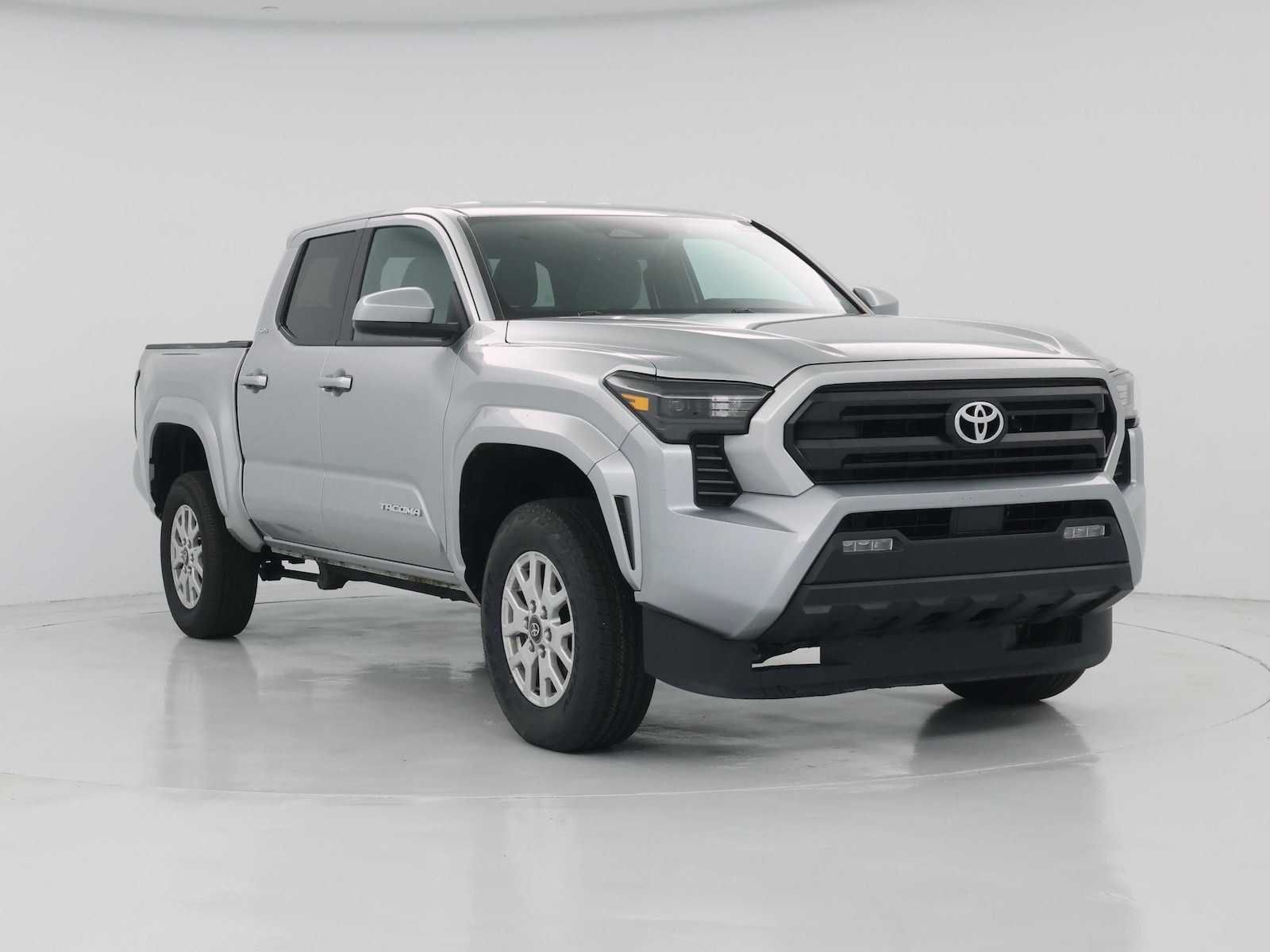 2024 Toyota Tacoma SR5 - Photo 2