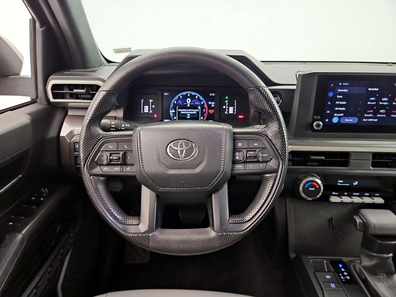 2024 Toyota Tacoma SR5 - Photo 11
