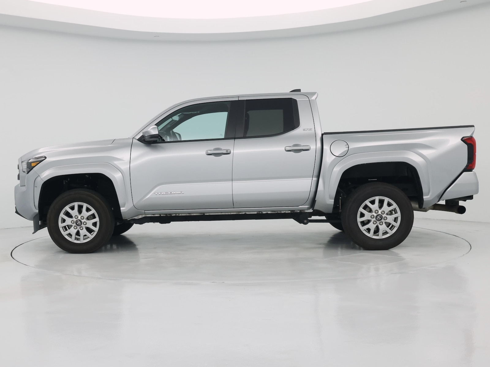 2024 Toyota Tacoma SR5 - Photo 4