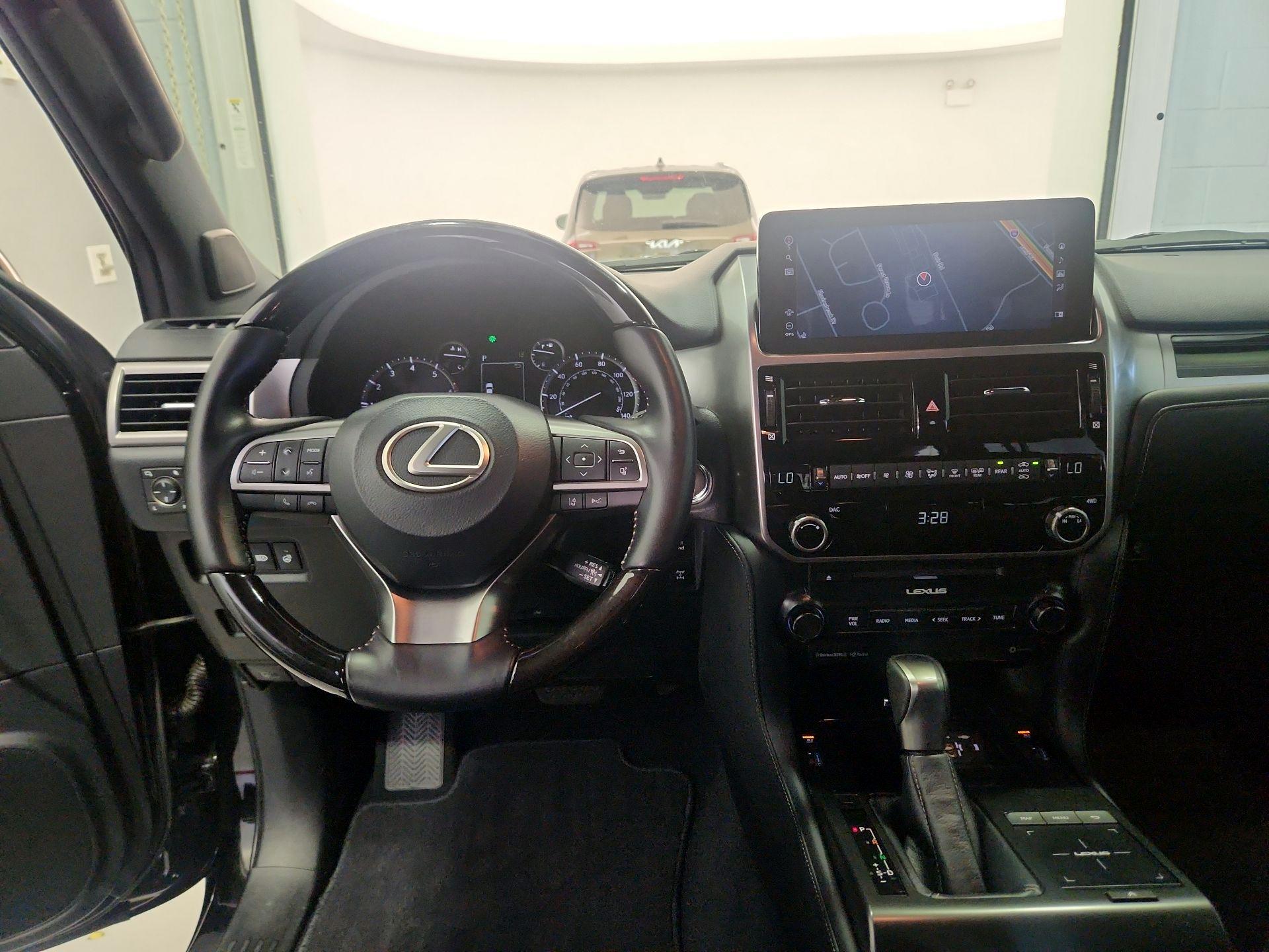 Thumbnail: 2023 Lexus GX - 9